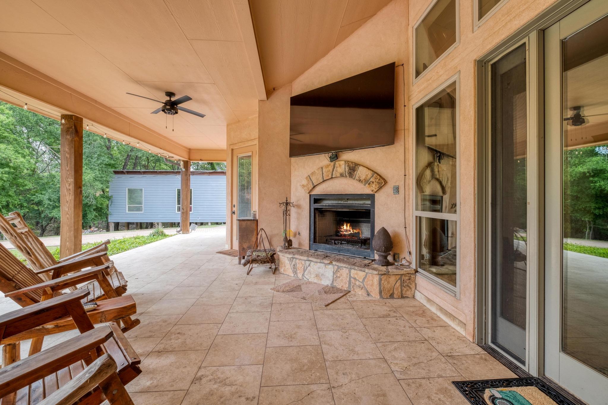 Image 21 of 40 For 200 Red Bird Ln