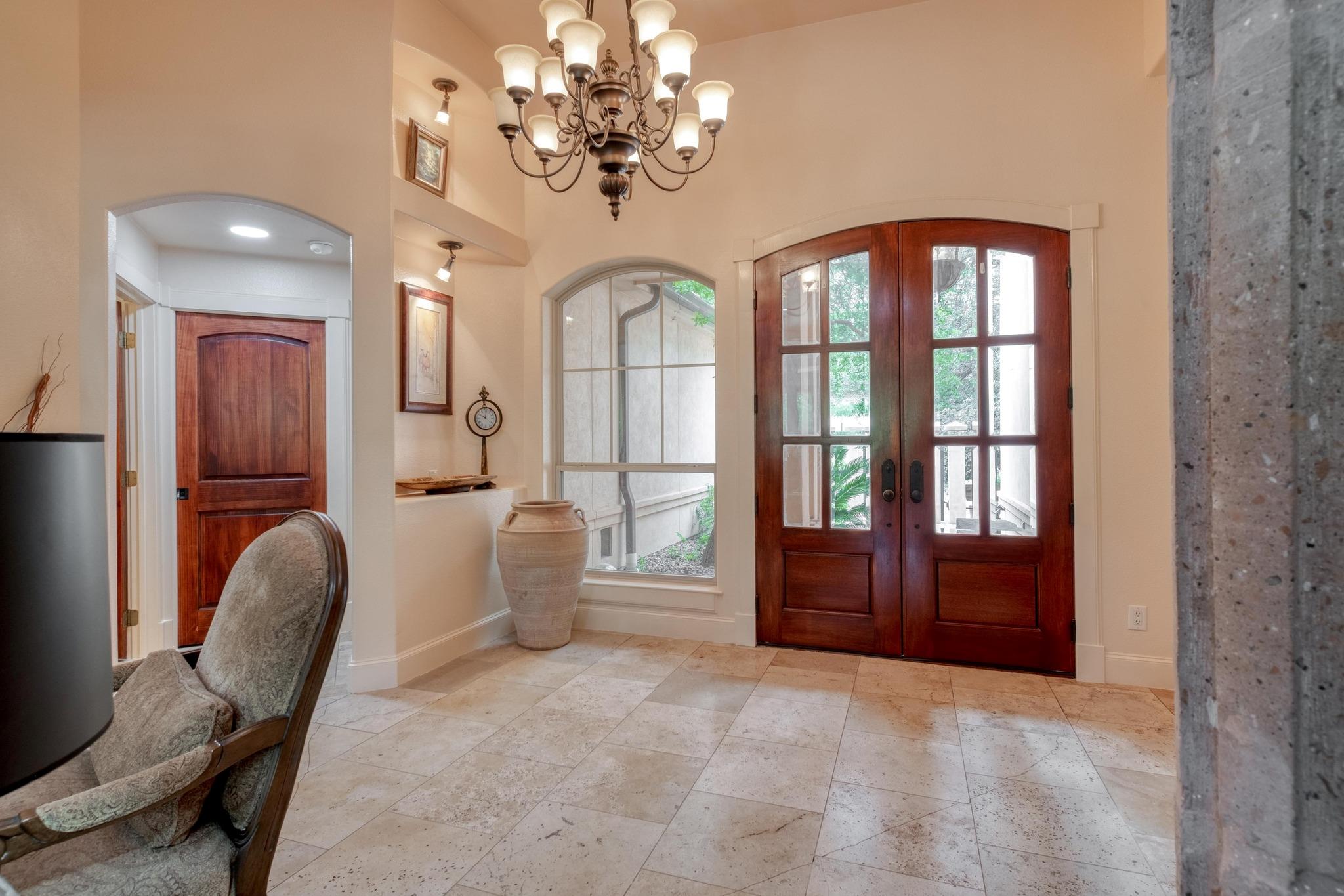 Image 4 of 40 For 200 Red Bird Ln