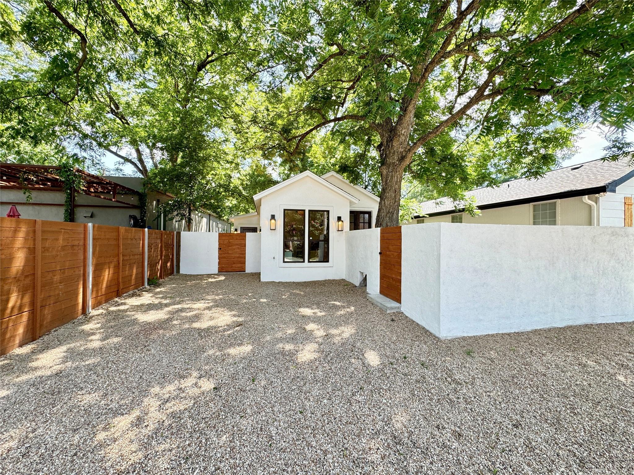 Details for 2519 4th St 1, Austin, TX 78702