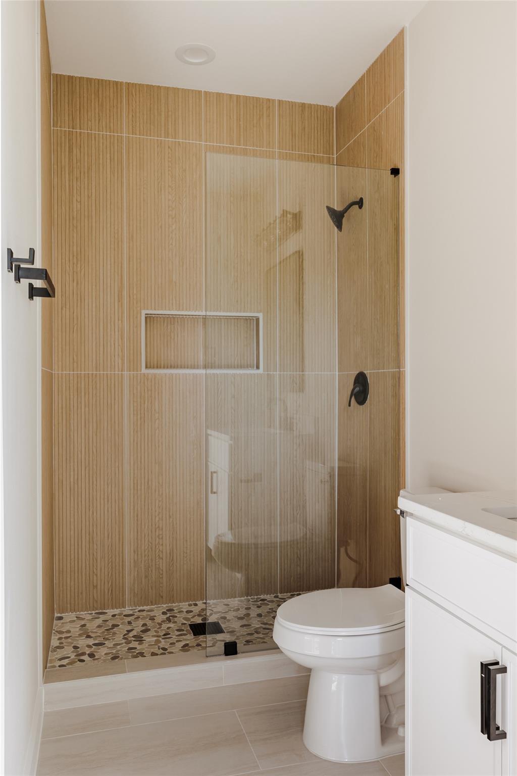 Image 15 of 40 For 901 Redd St 