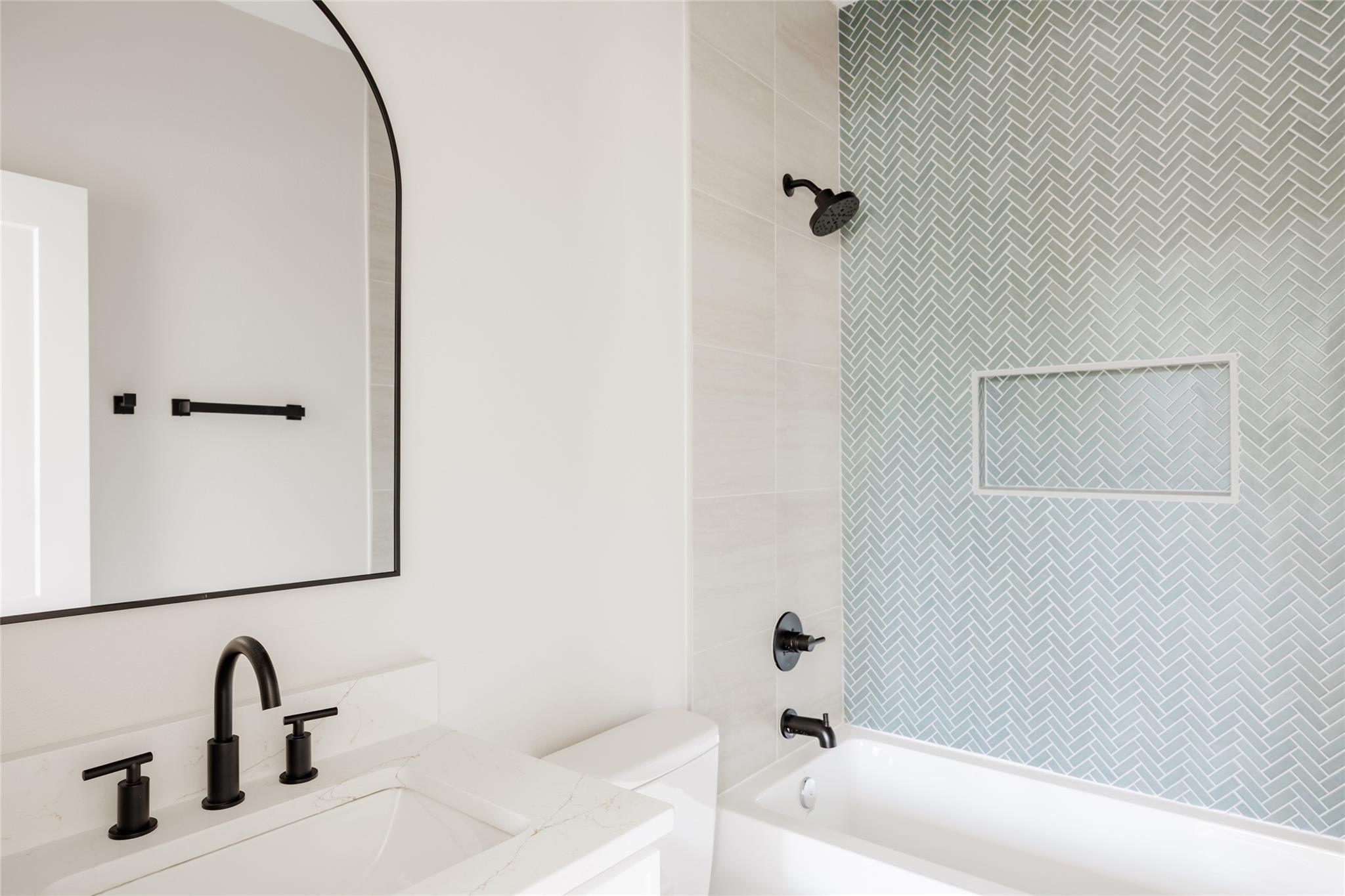 Image 18 of 40 For 901 Redd St 