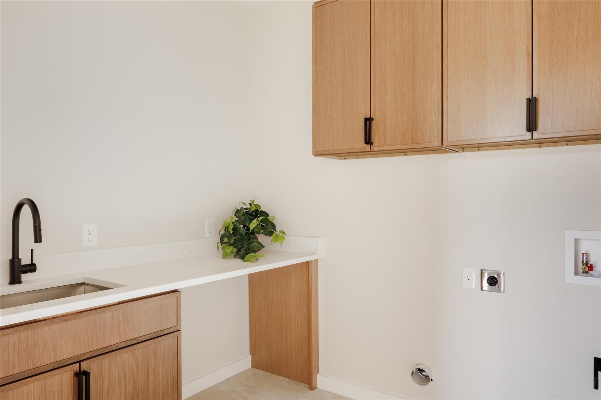 Image 19 of 40 For 901 Redd St 