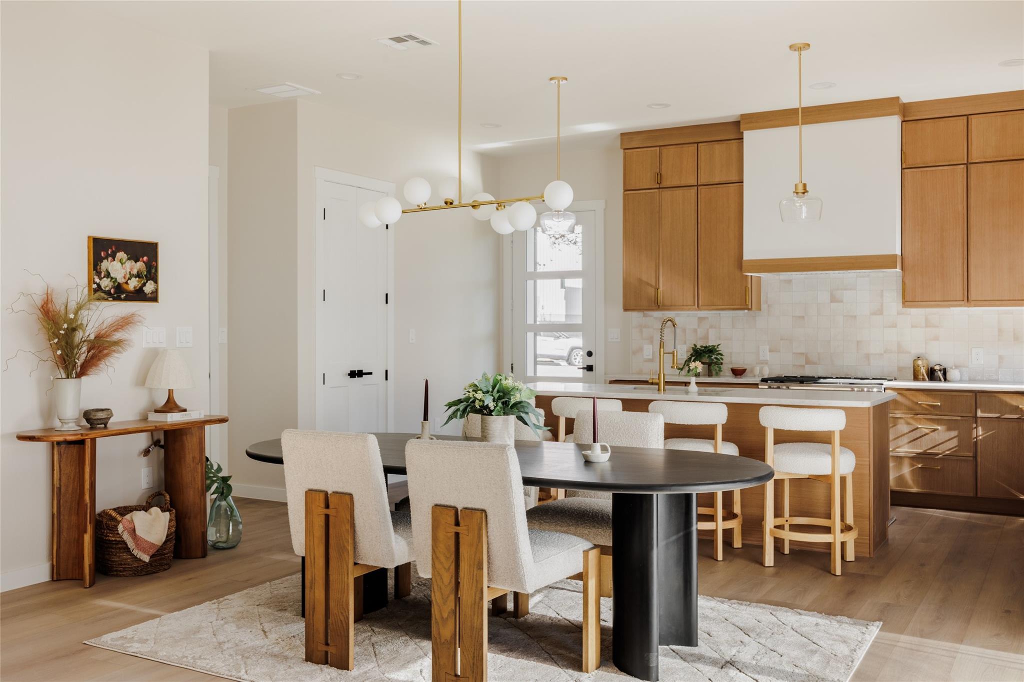 Image 2 of 40 For 901 Redd St 