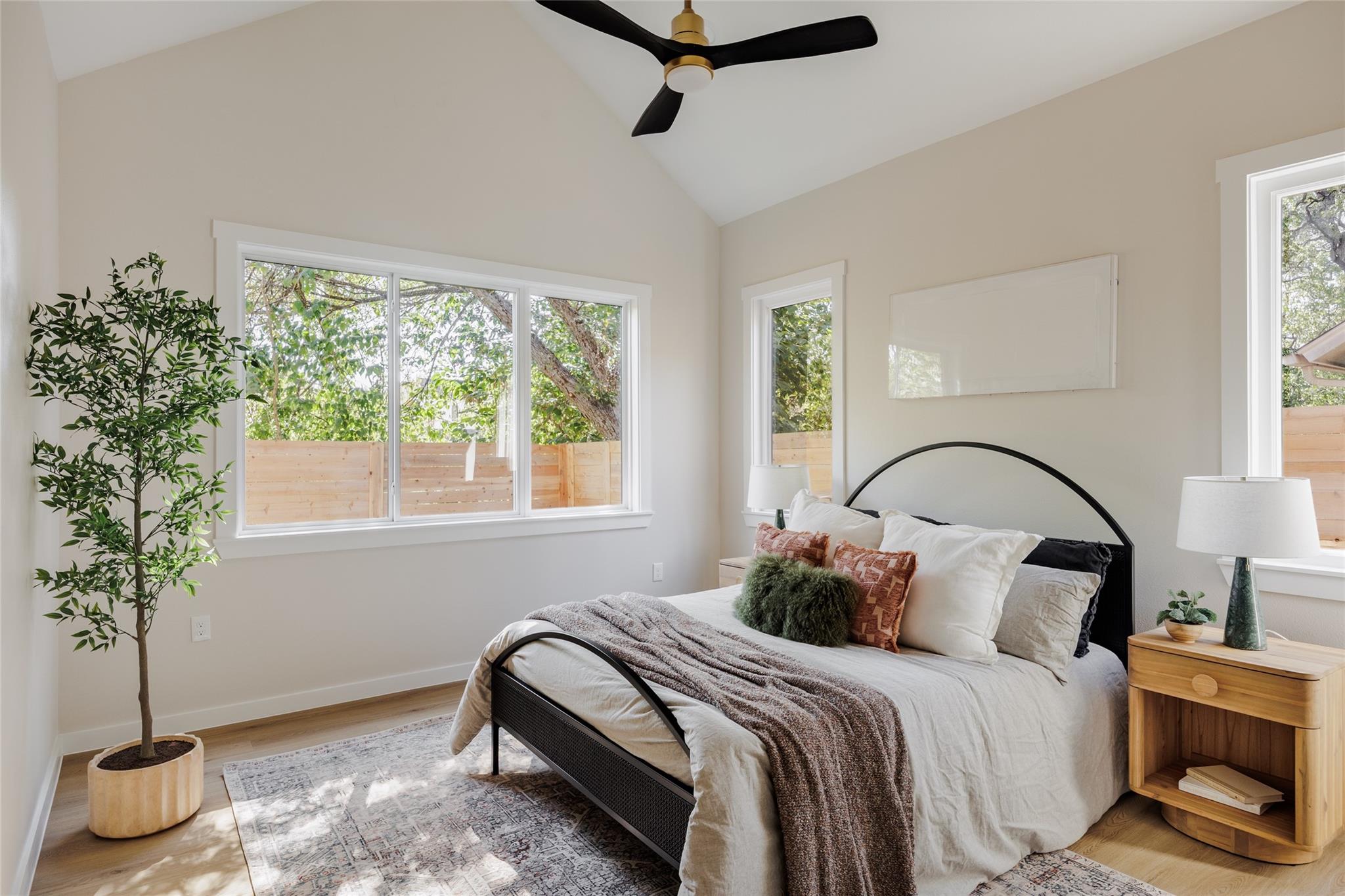 Image 29 of 40 For 901 Redd St 