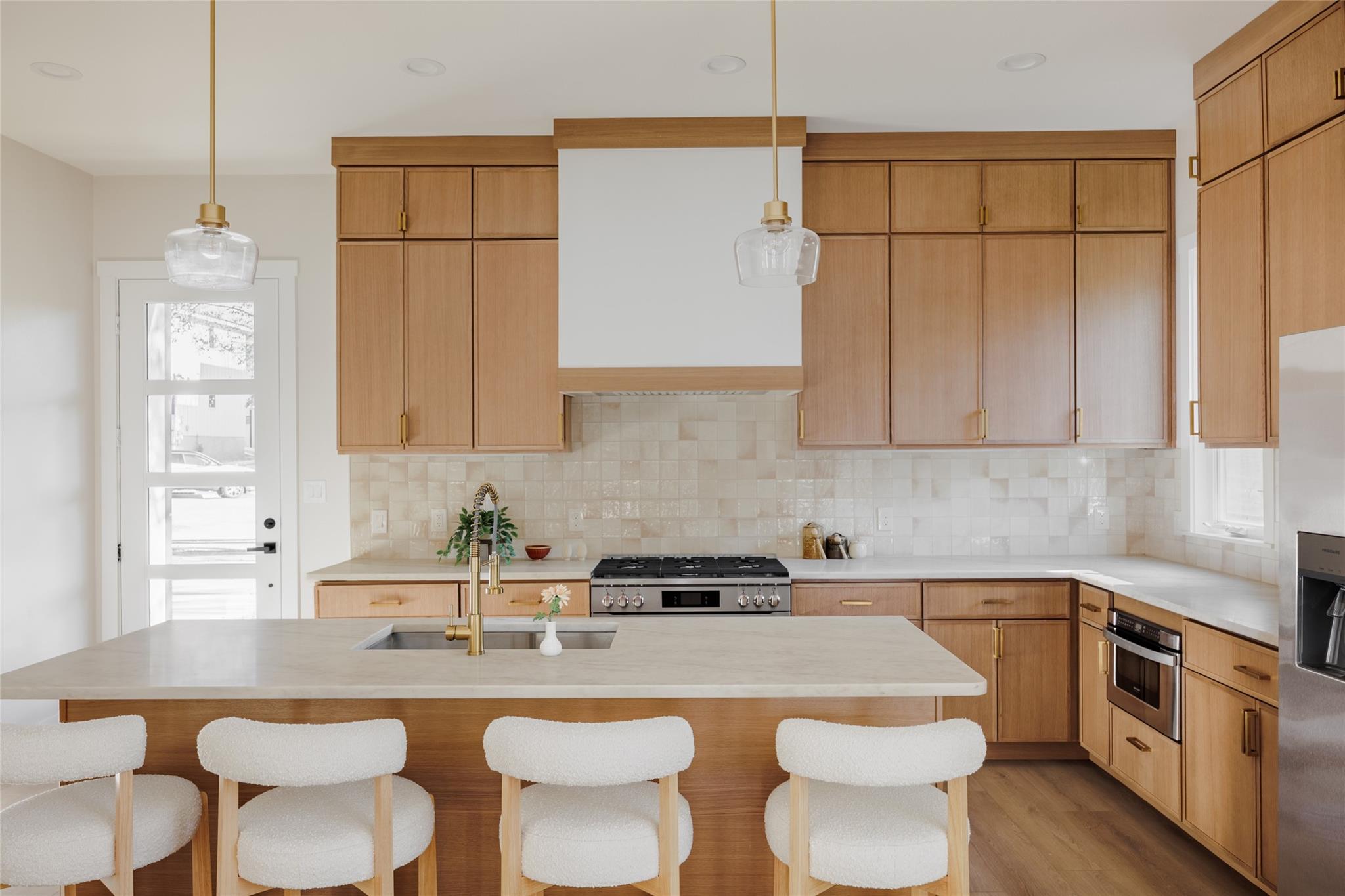 Image 3 of 40 For 901 Redd St 