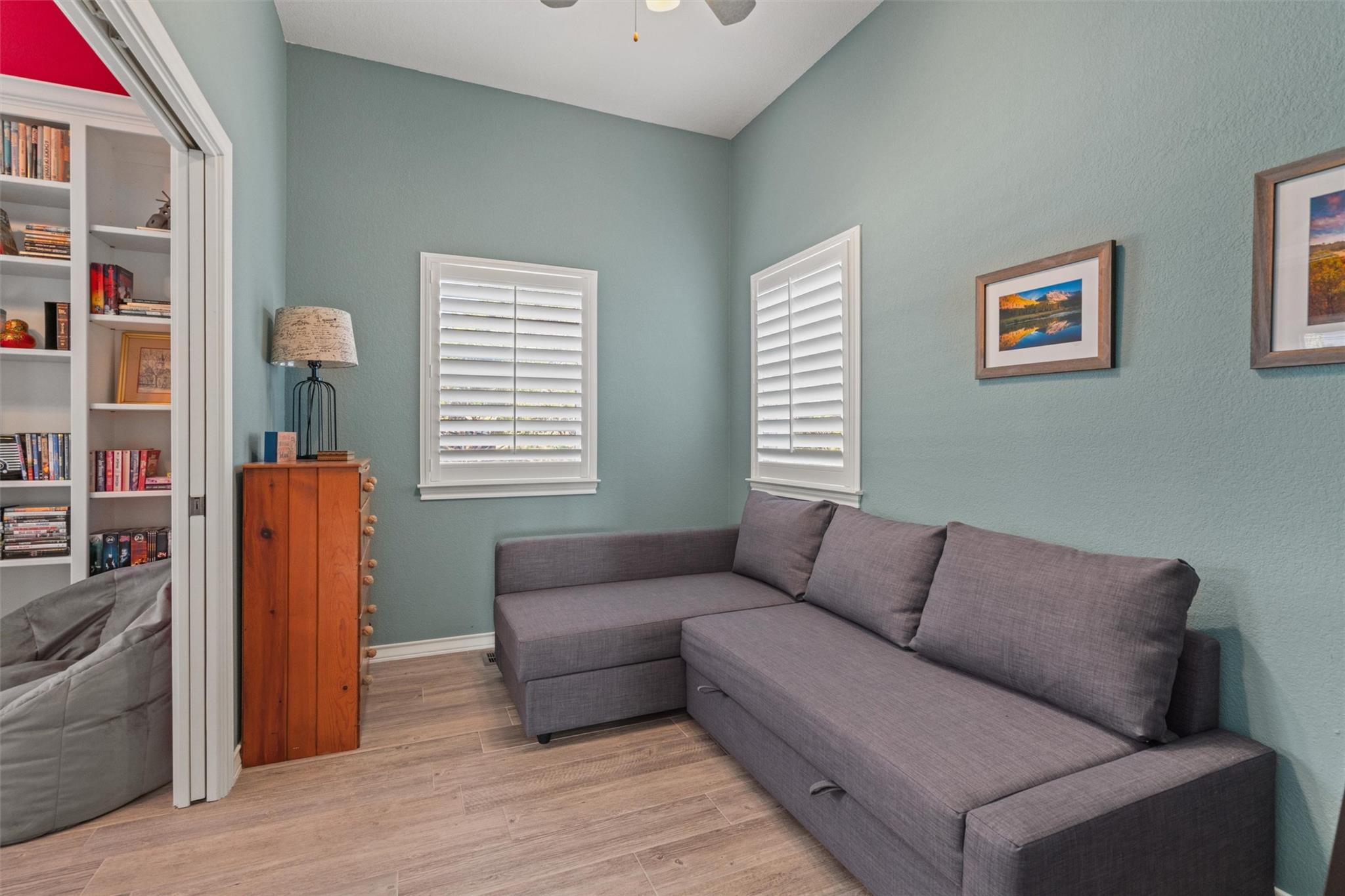 Image 17 of 40 For 4401 Sunset Cliff Rd