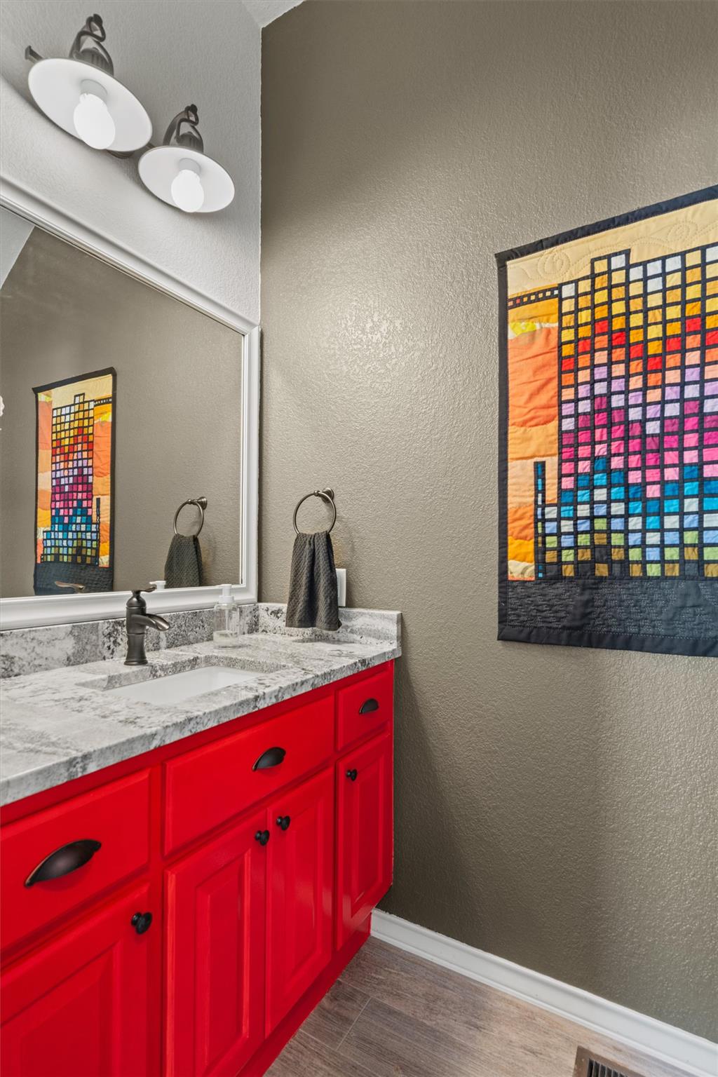 Image 19 of 40 For 4401 Sunset Cliff Rd