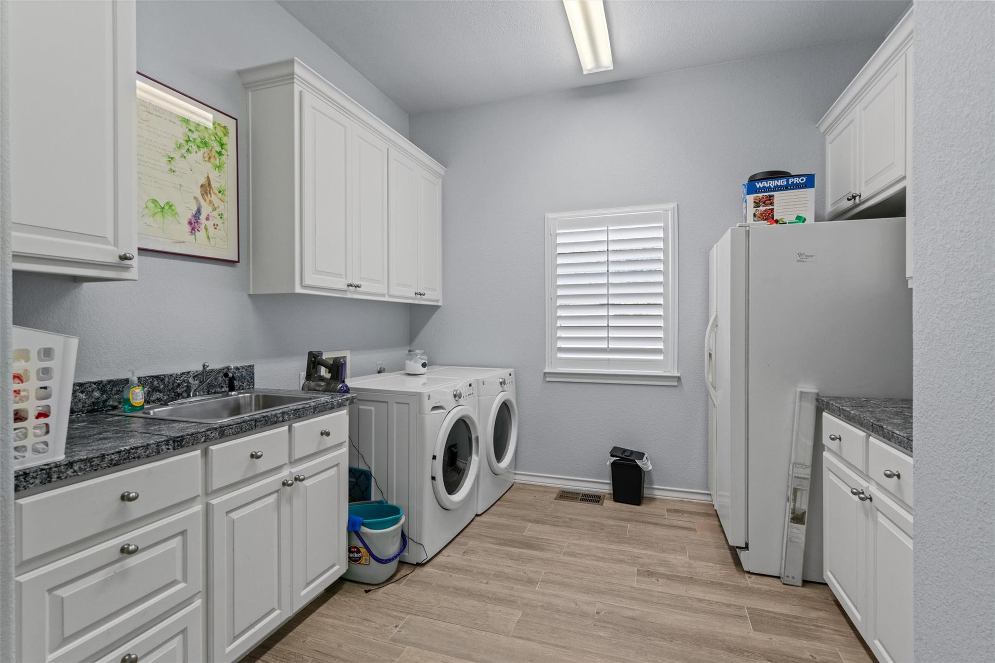 Image 20 of 40 For 4401 Sunset Cliff Rd