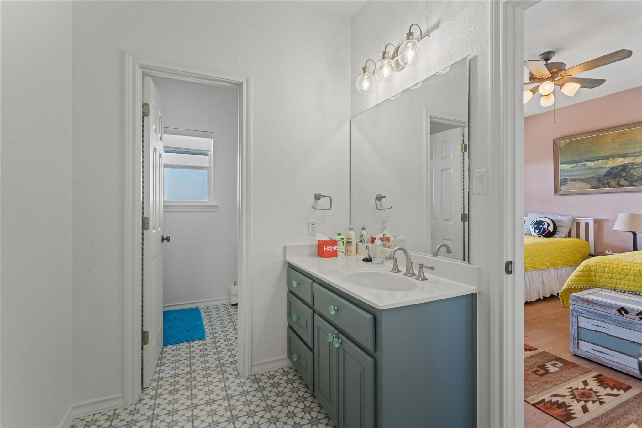 Image 26 of 40 For 4401 Sunset Cliff Rd