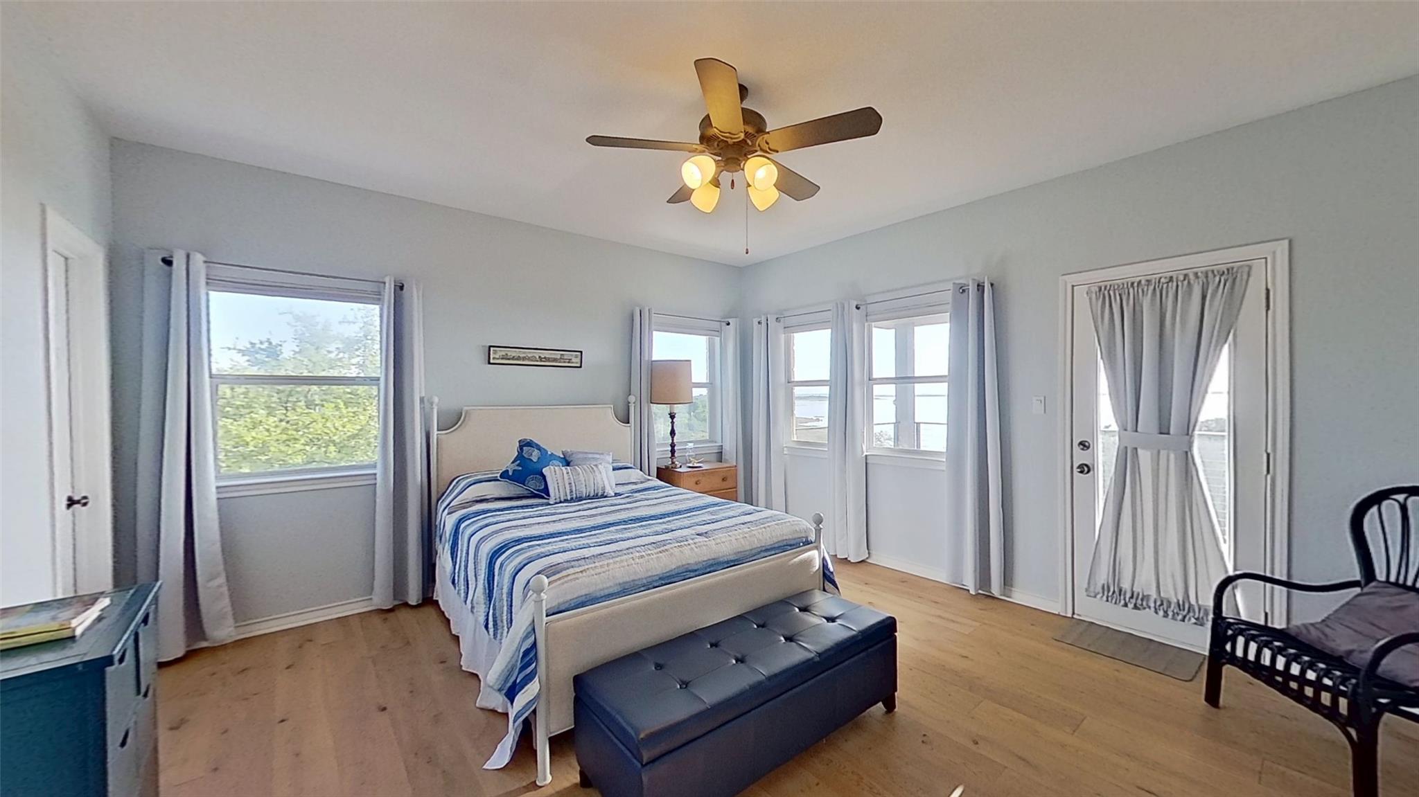 Image 27 of 40 For 4401 Sunset Cliff Rd