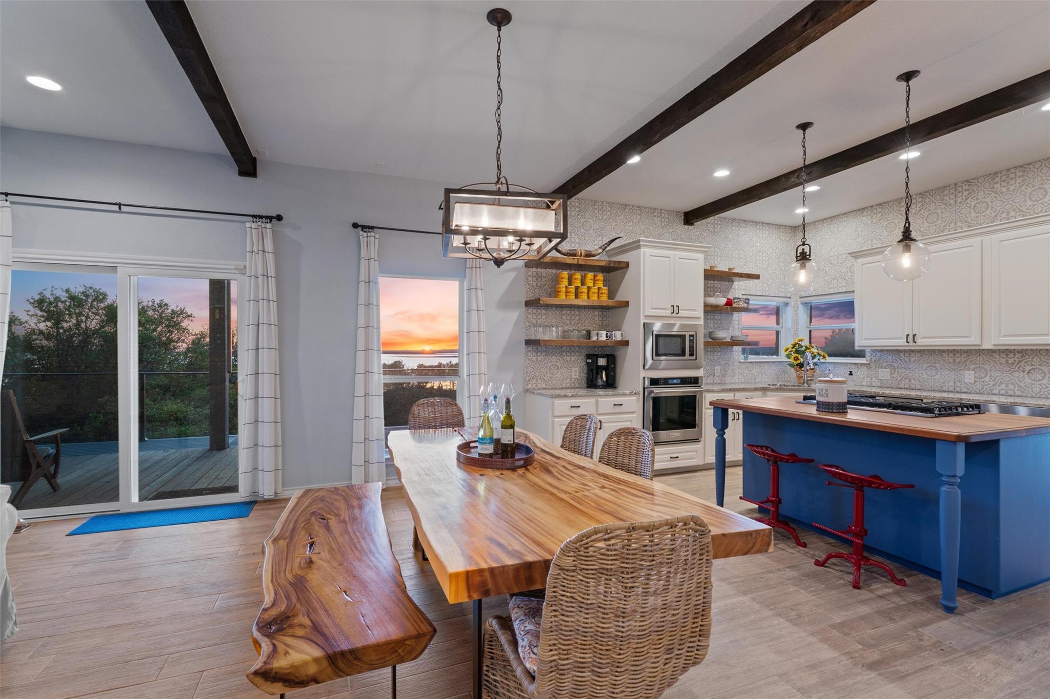 Image 8 of 40 For 4401 Sunset Cliff Rd