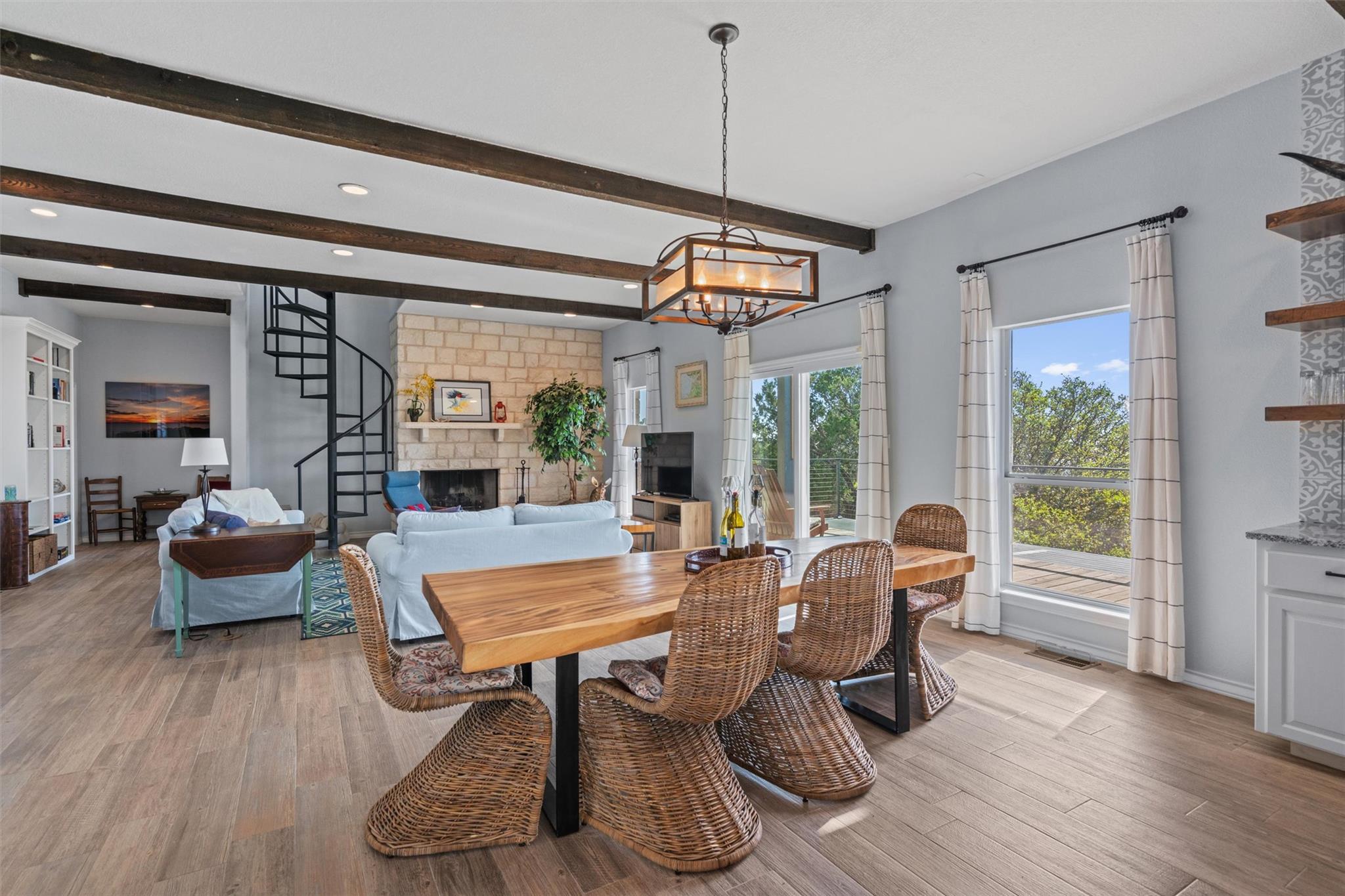 Image 9 of 40 For 4401 Sunset Cliff Rd