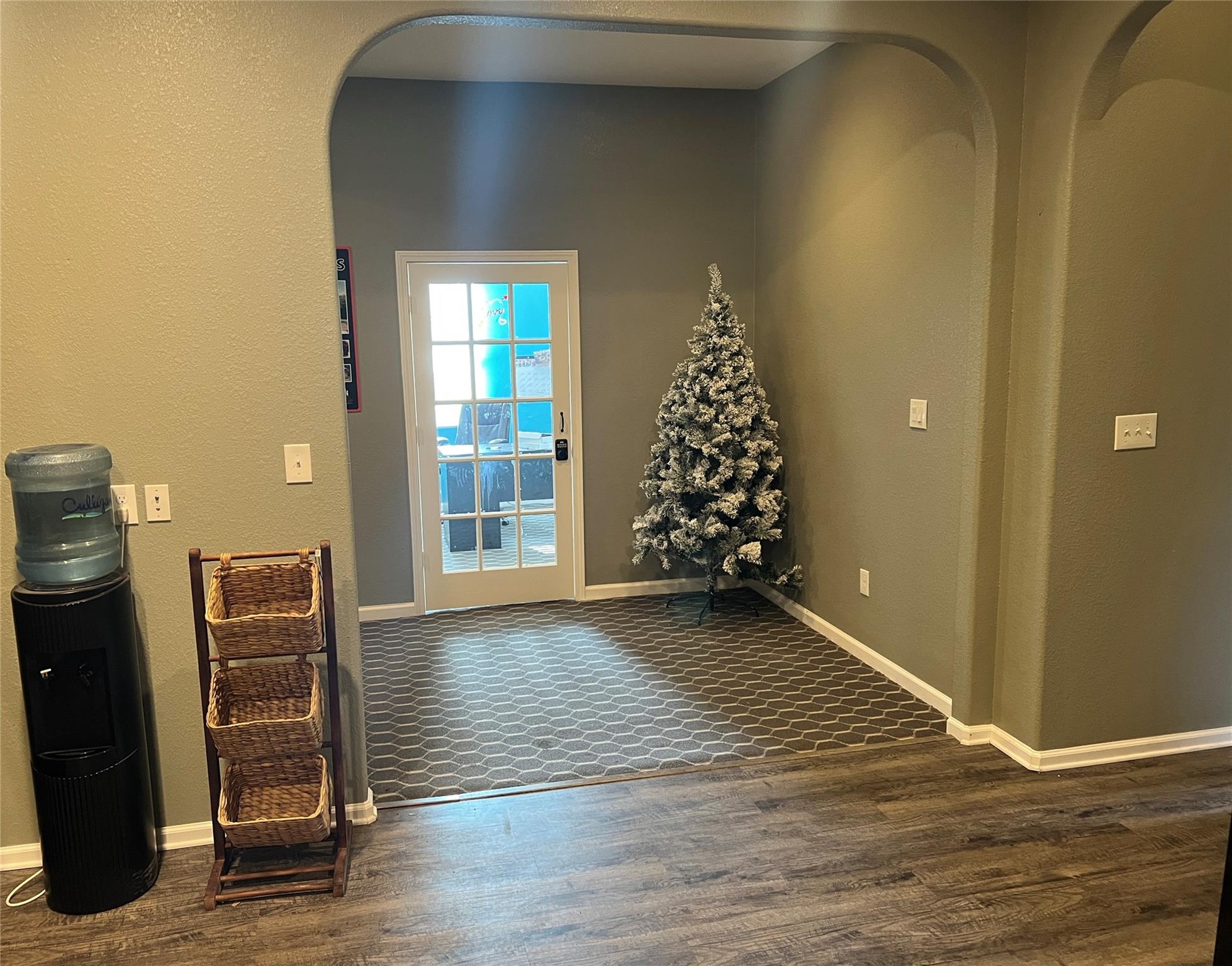 Image 14 of 25 For 15014 Iowa St