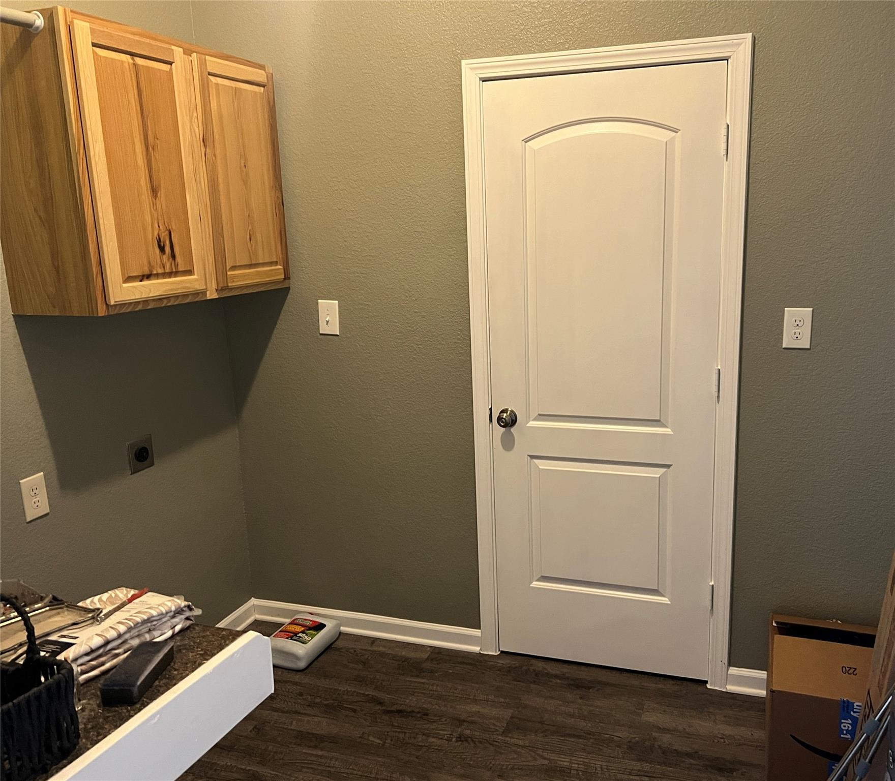 Image 16 of 25 For 15014 Iowa St