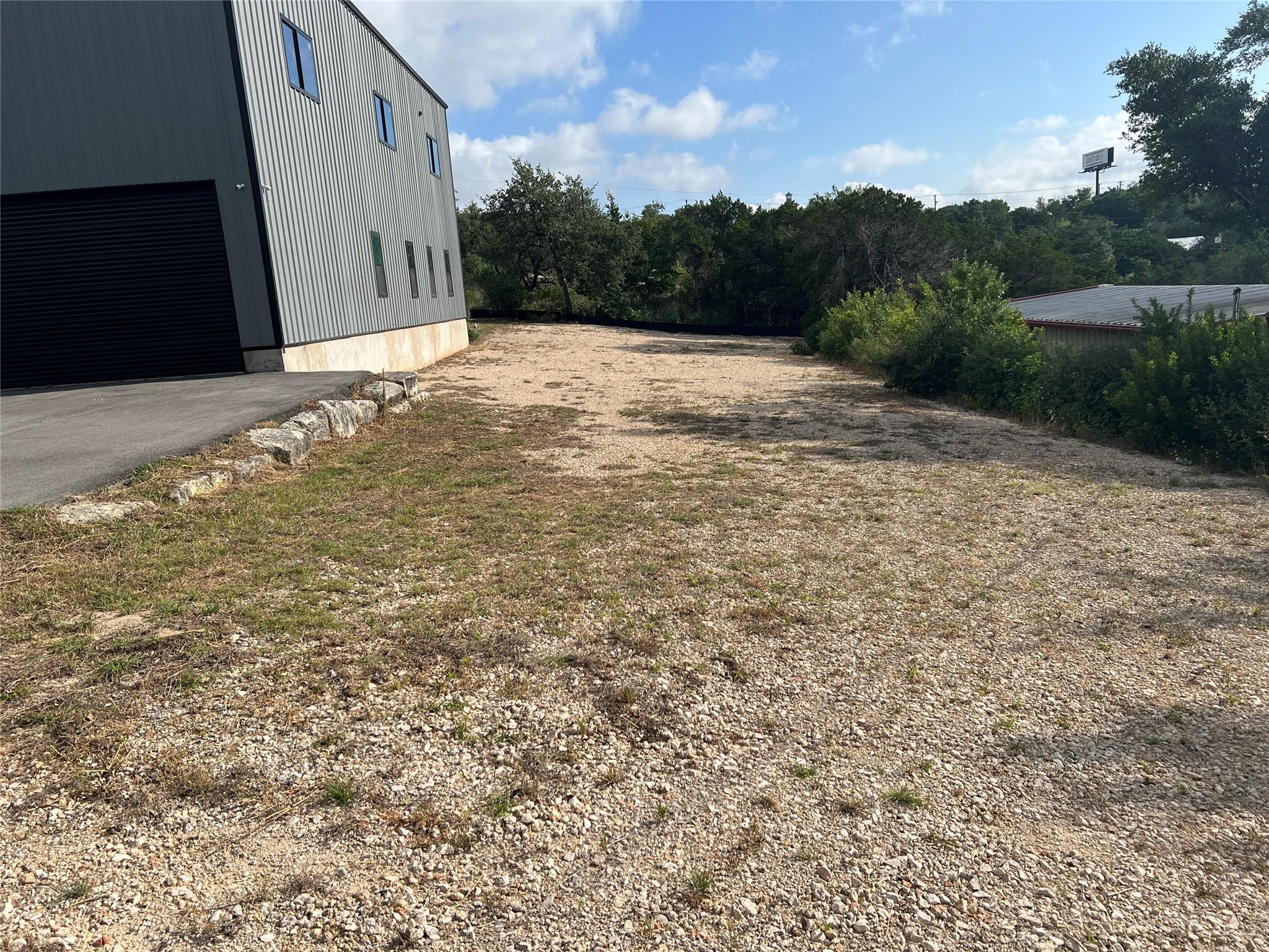 Image 21 of 25 For 15014 Iowa St