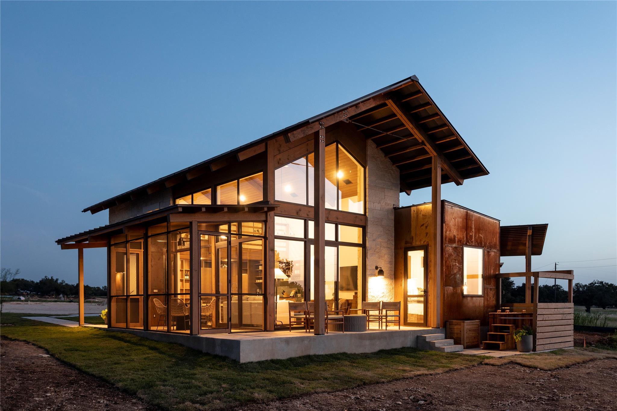 Image 5 of 40 For 9361 Us Highway 290 107