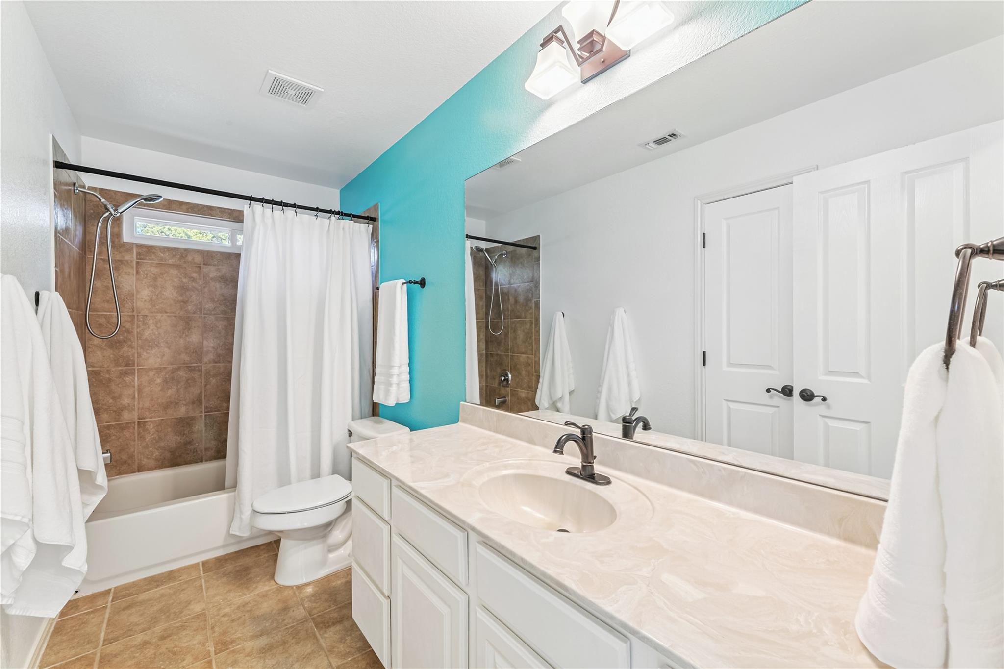 Image 10 of 13 For 1711 Lake Bluff Blf