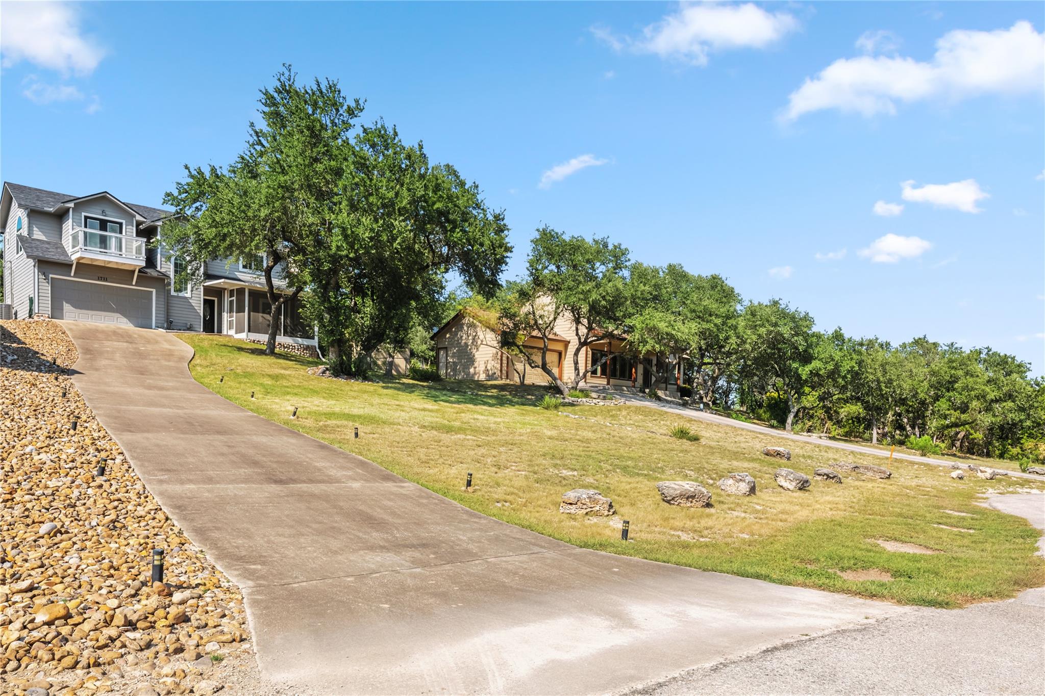 Image 2 of 13 For 1711 Lake Bluff Blf