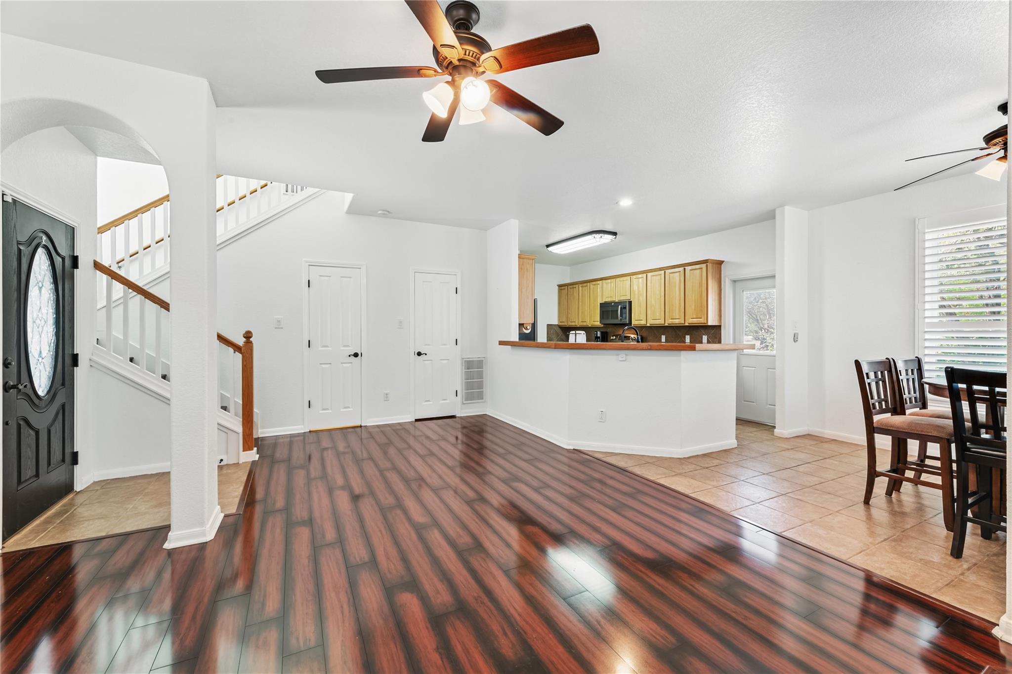 Image 4 of 13 For 1711 Lake Bluff Blf