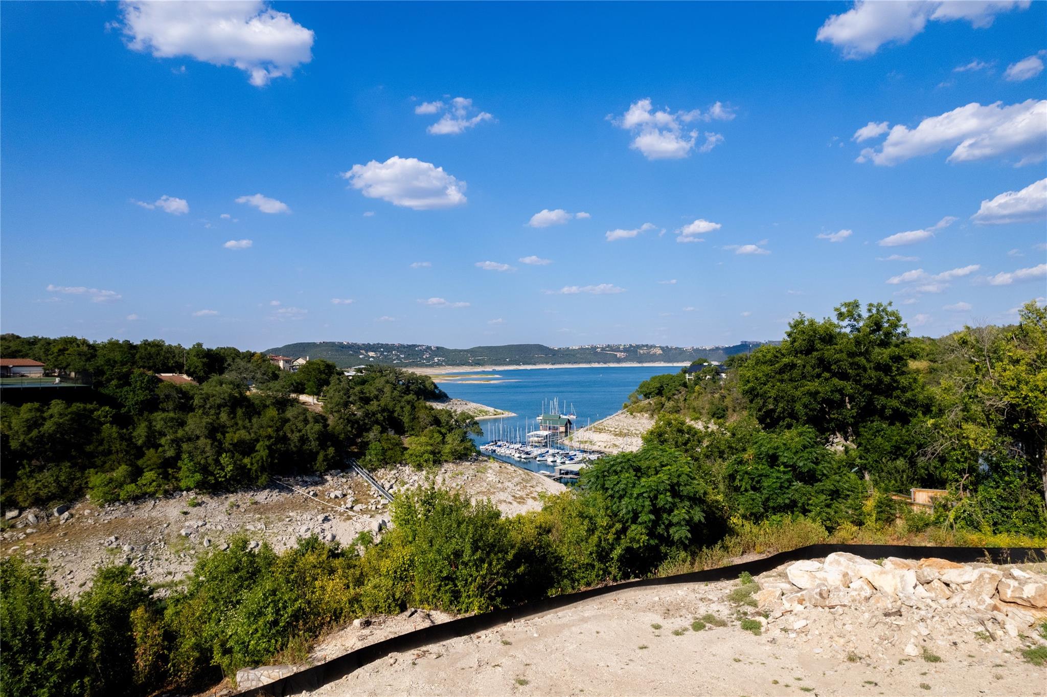 Image 22 of 34 For 14610 Agarita Rd