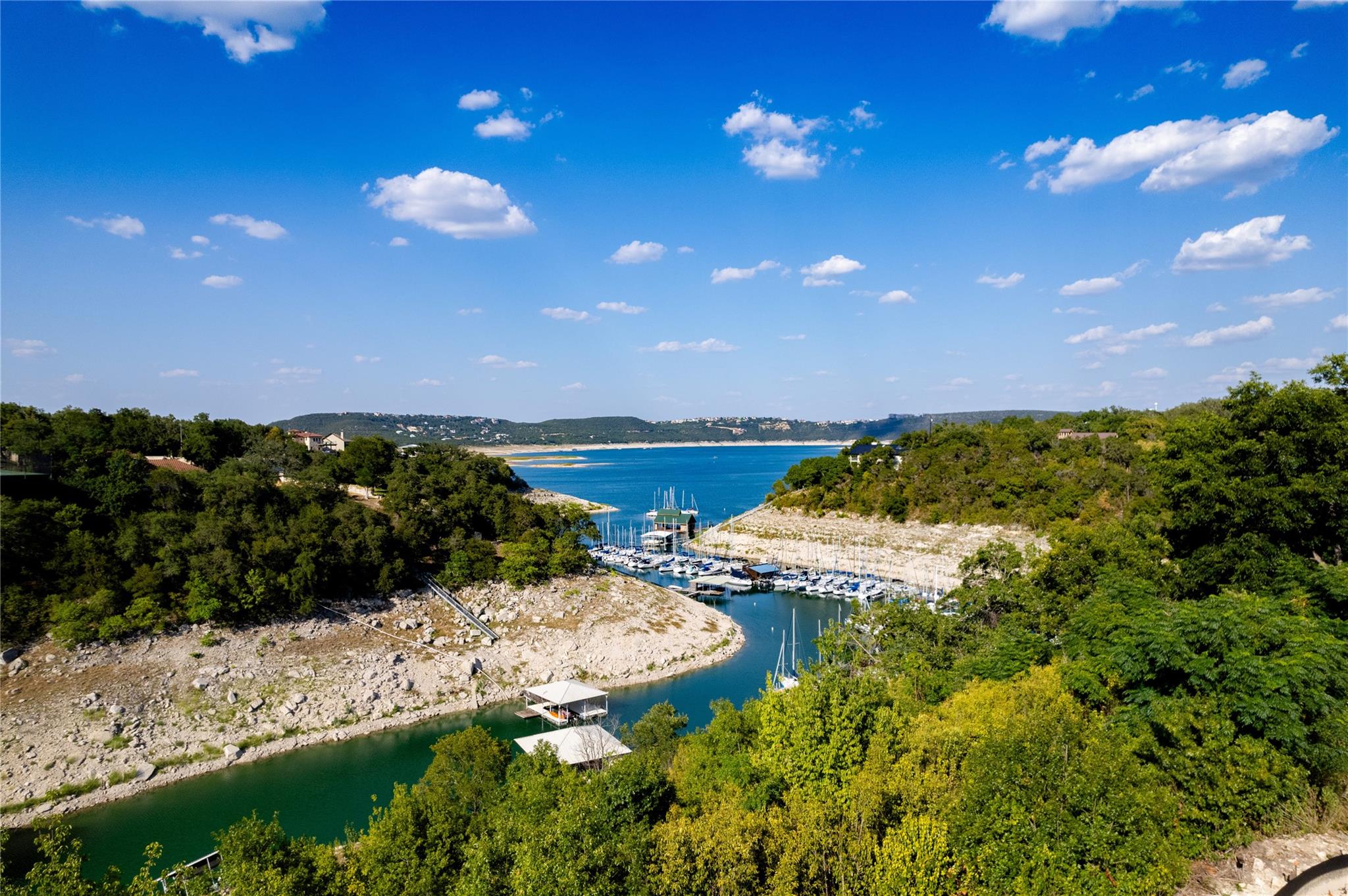 Image 23 of 34 For 14610 Agarita Rd