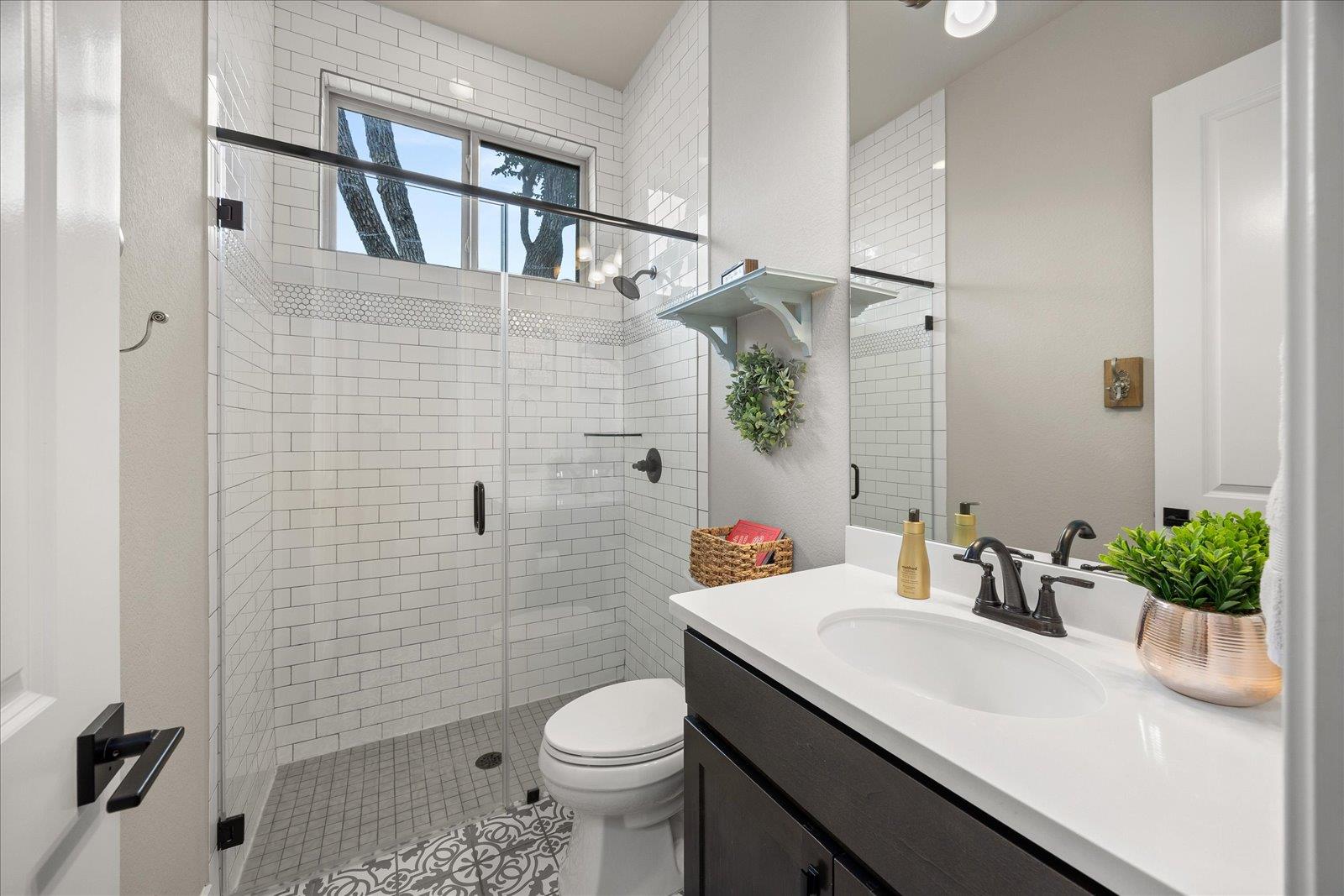 Image 25 of 40 For 158 Cool Rock Rd