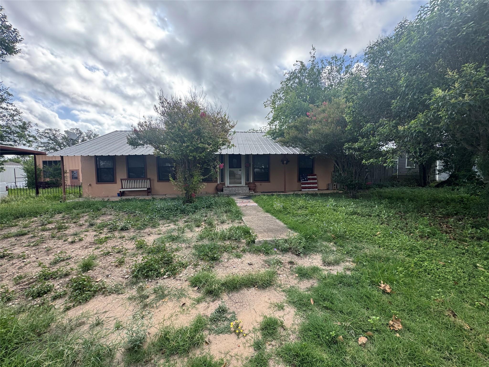 Details for 2109 Castro Ave, Hondo, TX 78861