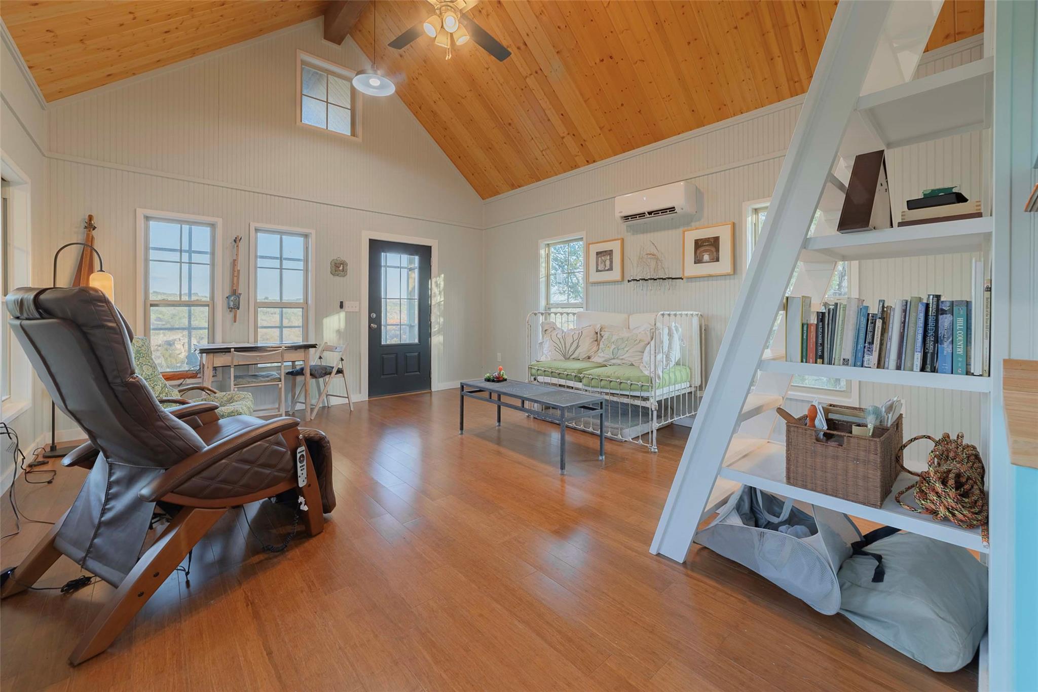 Image 18 of 38 For 8507 Hammett's Crossing