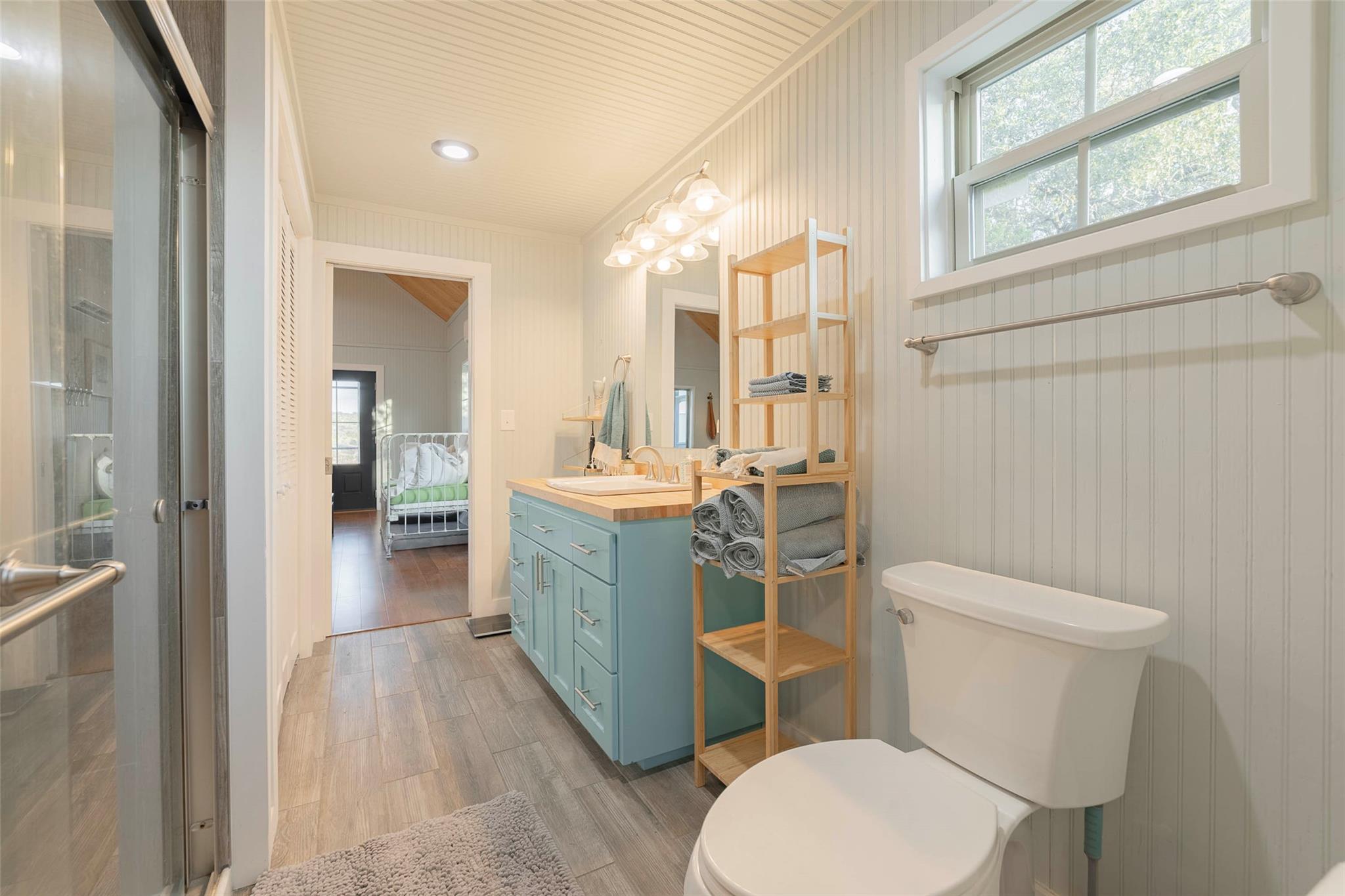 Image 23 of 38 For 8507 Hammett's Crossing