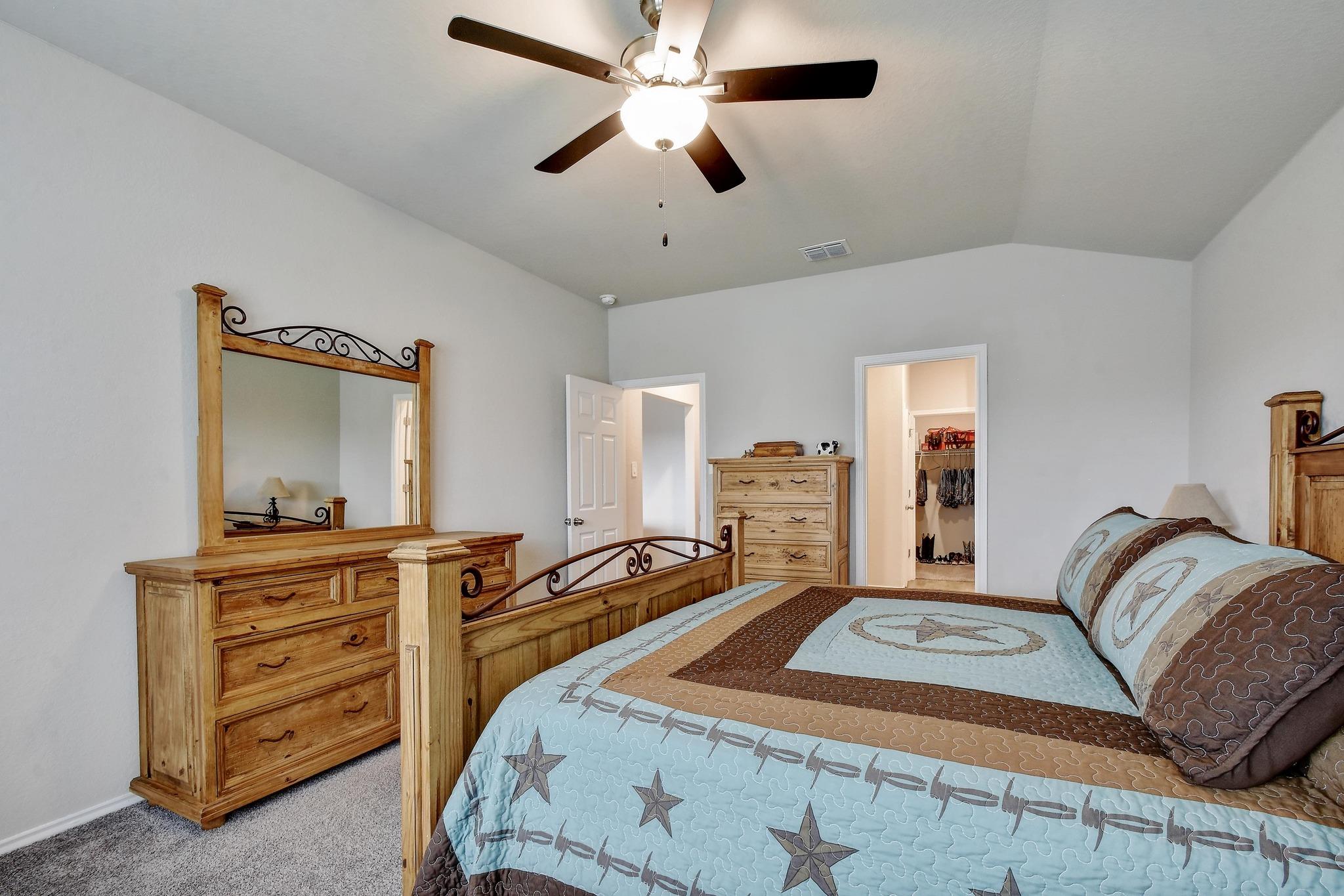 Image 18 of 25 For 733 Peak Pl 