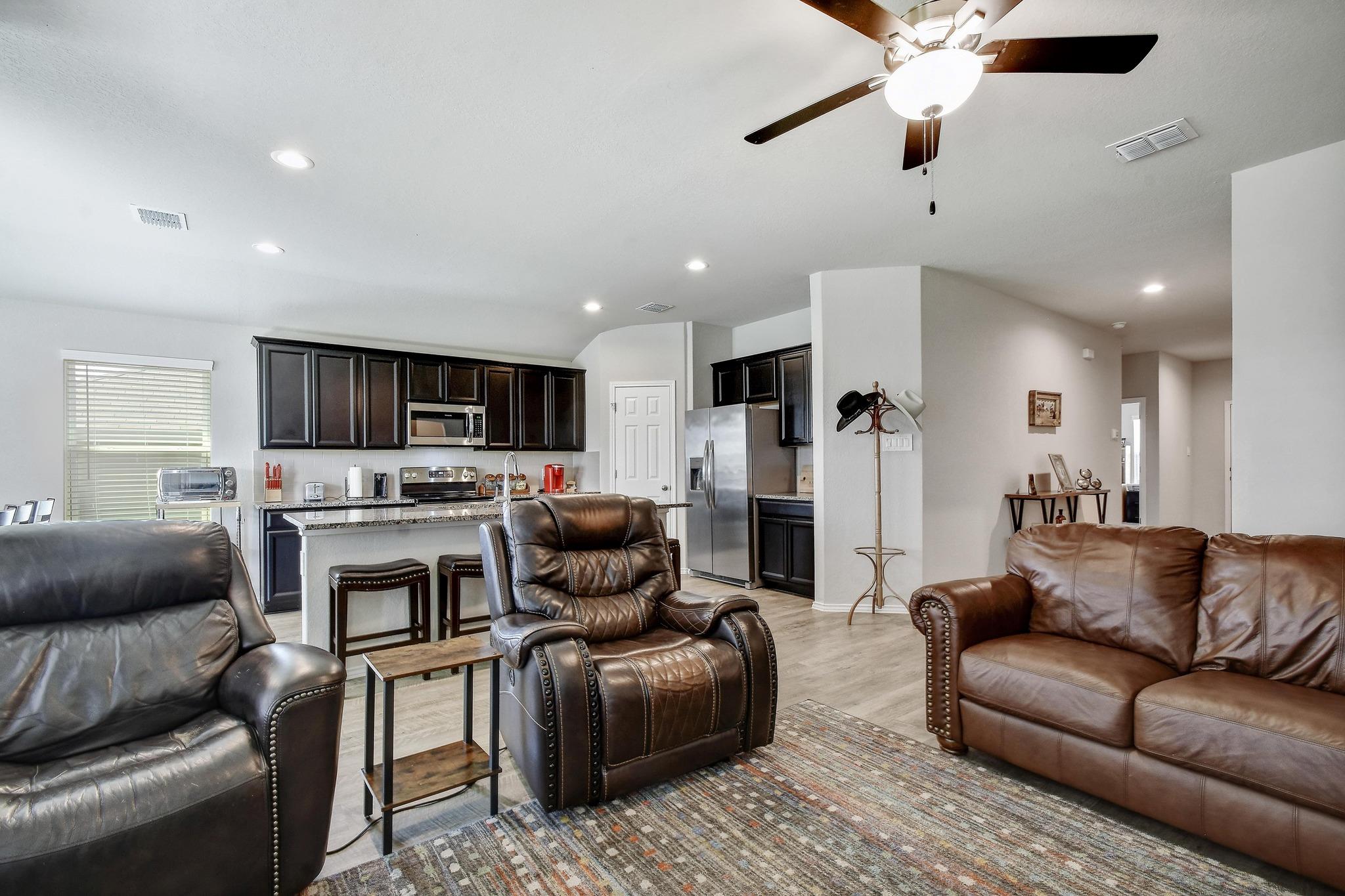 Image 5 of 25 For 733 Peak Pl 