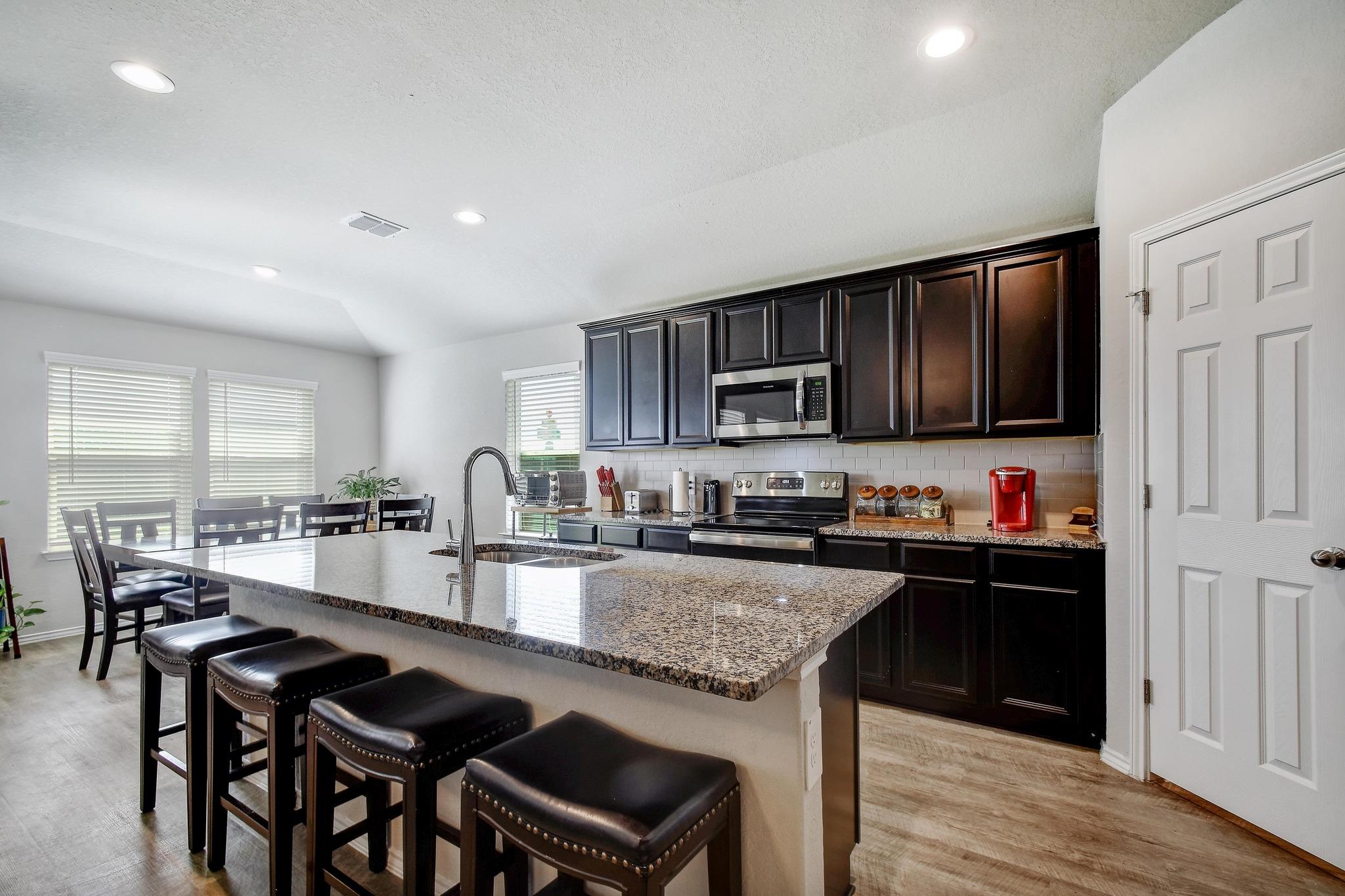 Image 6 of 25 For 733 Peak Pl 