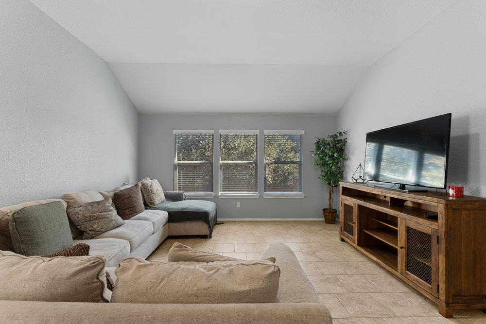 Image 10 of 25 For 27514 Valle Verde