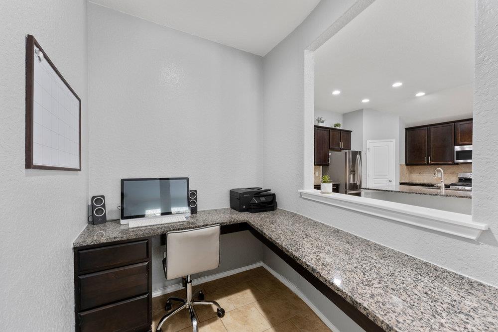 Image 11 of 25 For 27514 Valle Verde