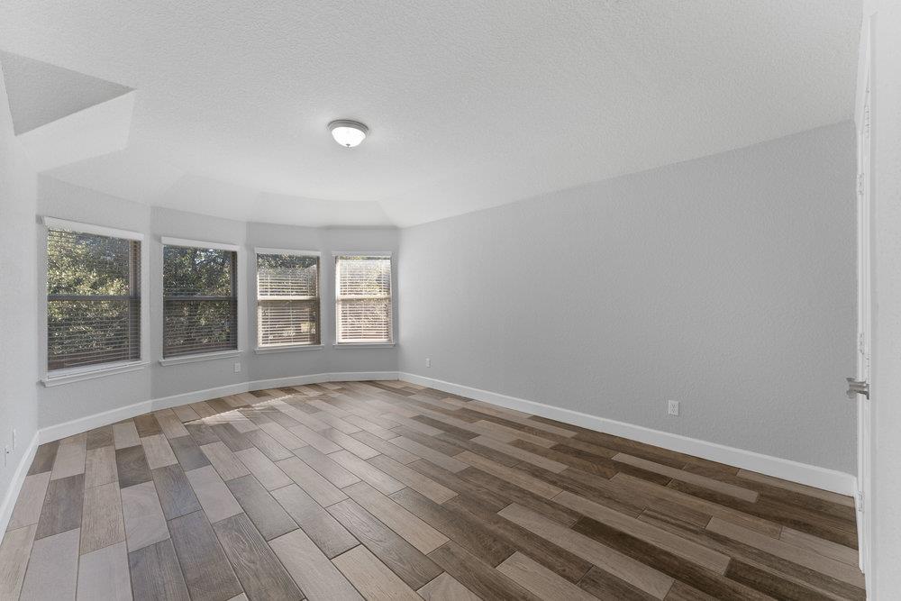 Image 12 of 25 For 27514 Valle Verde