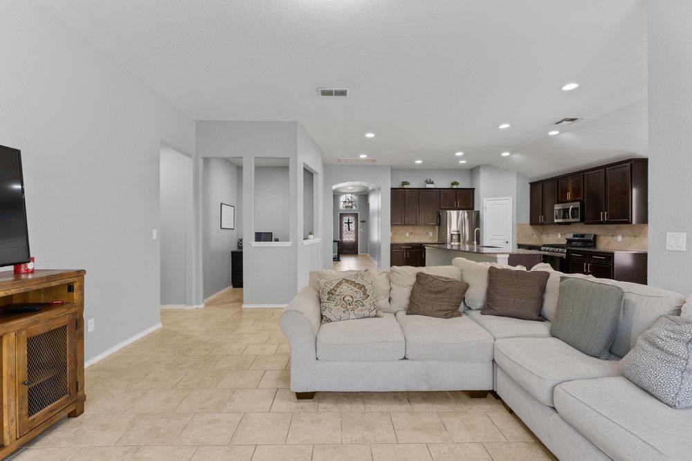 Image 8 of 25 For 27514 Valle Verde