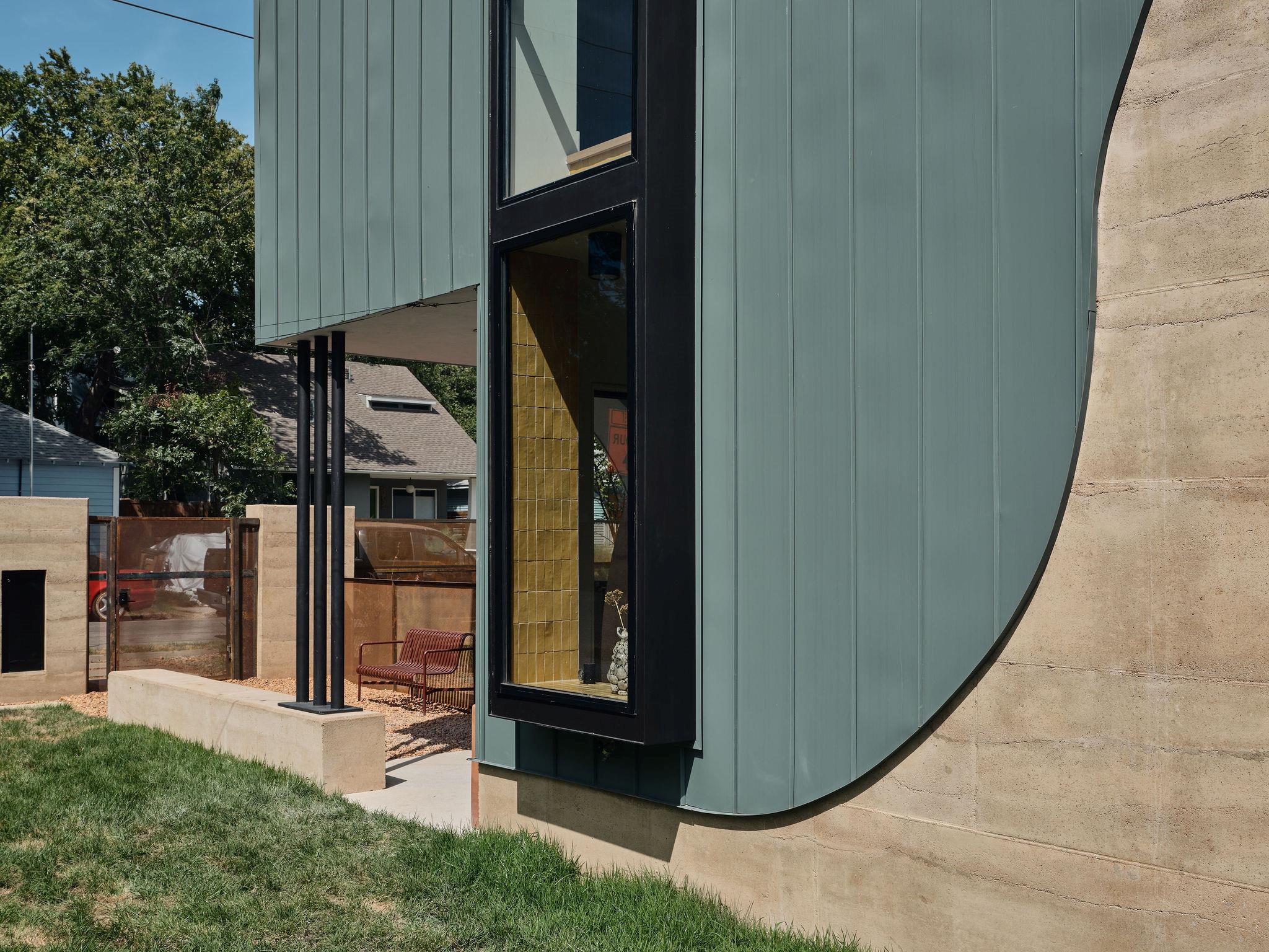 Image 5 of 40 For 2201 Garden St