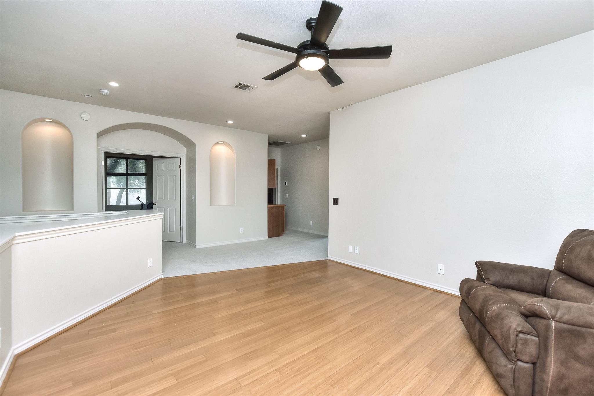 Image 20 of 40 For 9807 Nepal Cv