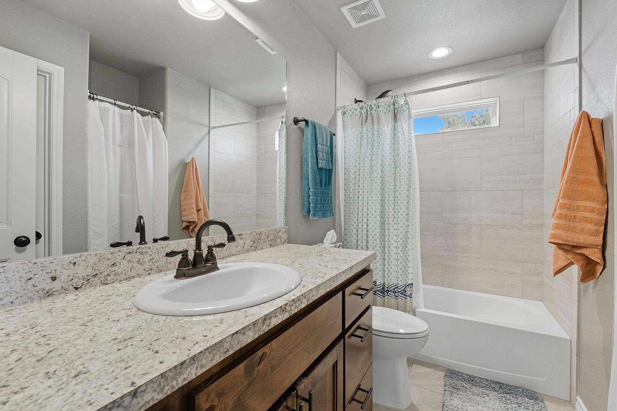 Image 17 of 34 For 760 Henderson Dr