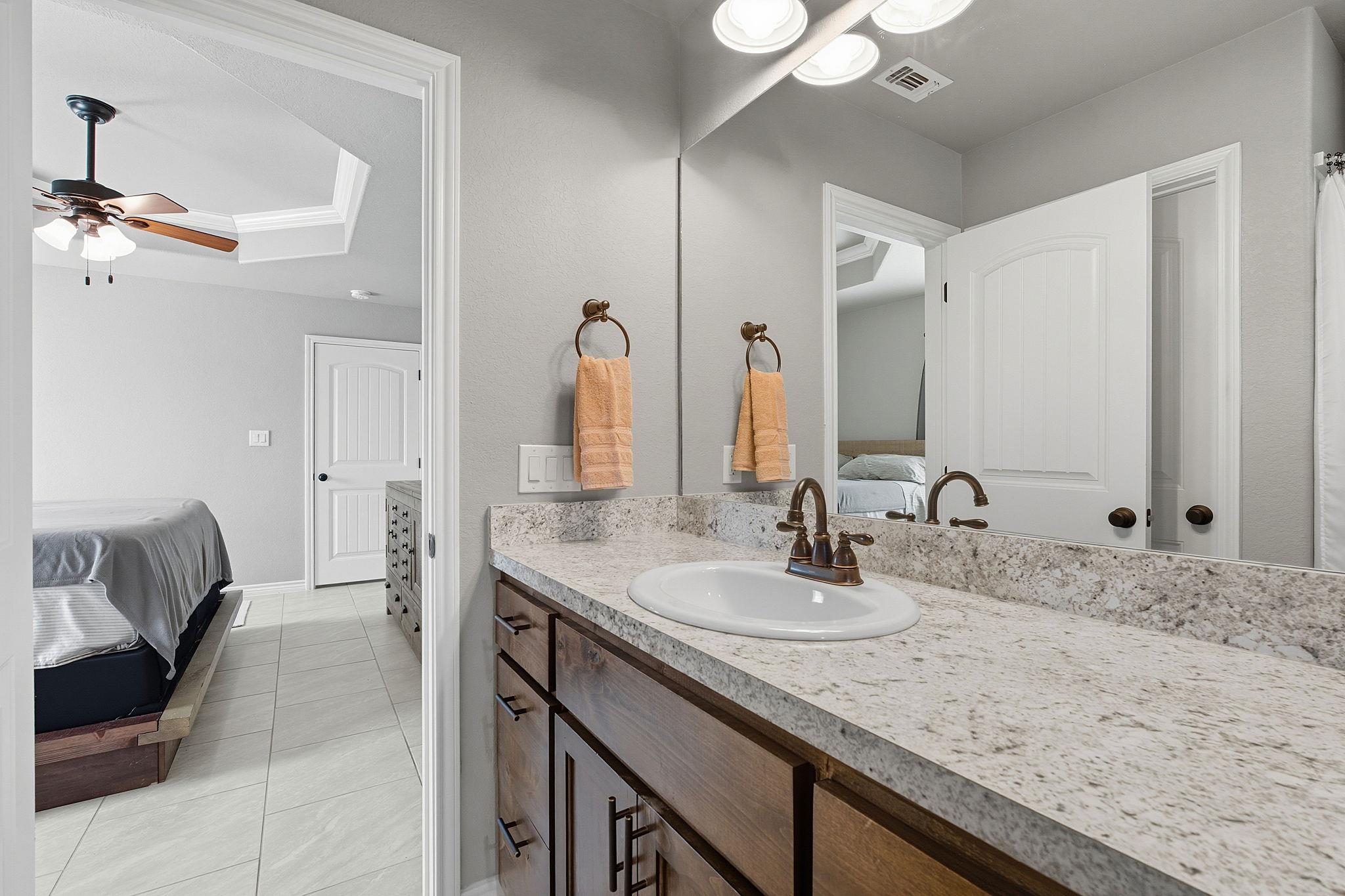 Image 18 of 34 For 760 Henderson Dr