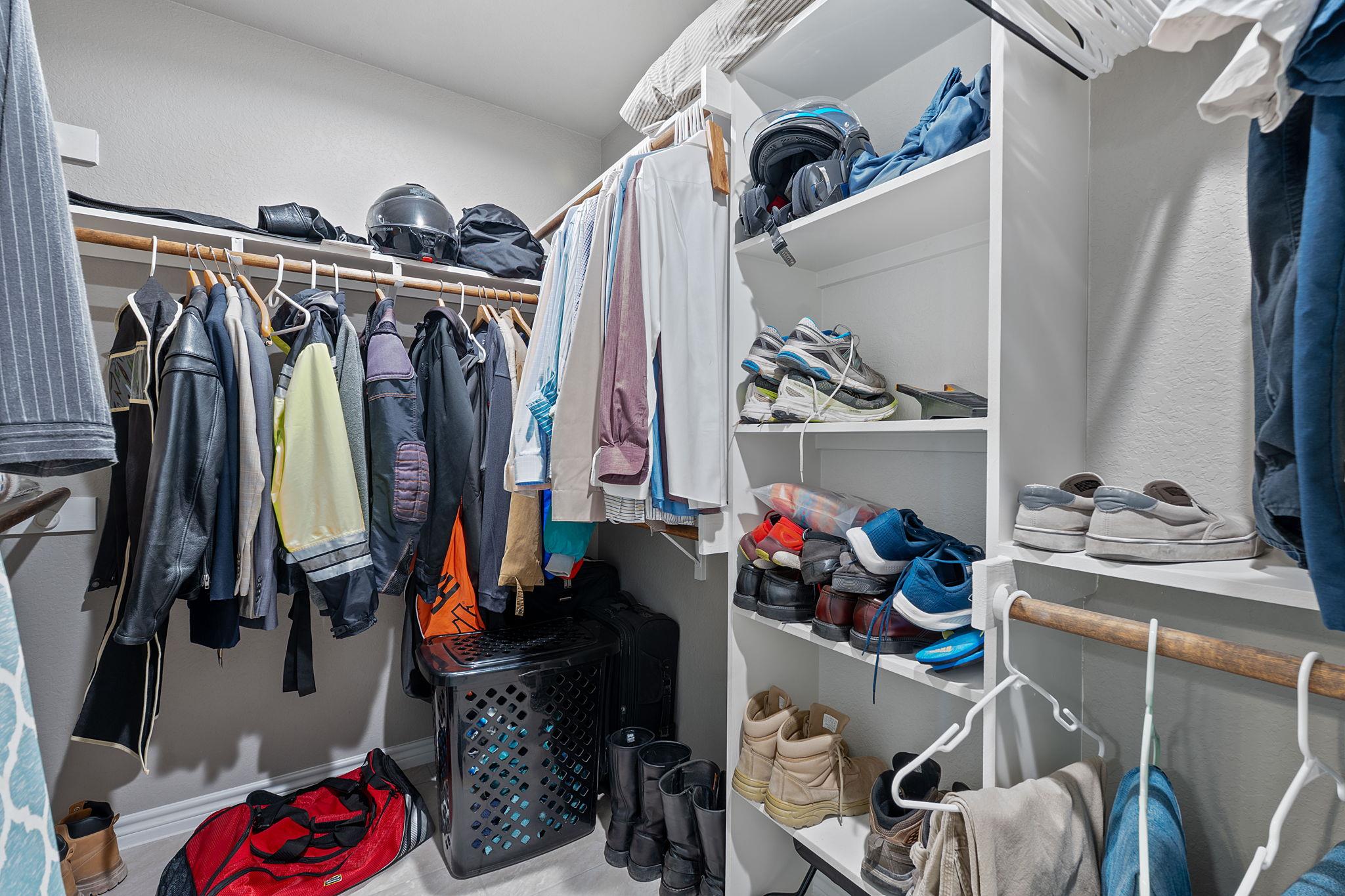 Image 19 of 34 For 760 Henderson Dr