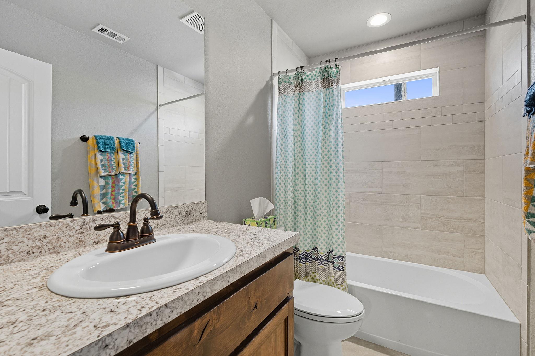 Image 22 of 34 For 760 Henderson Dr