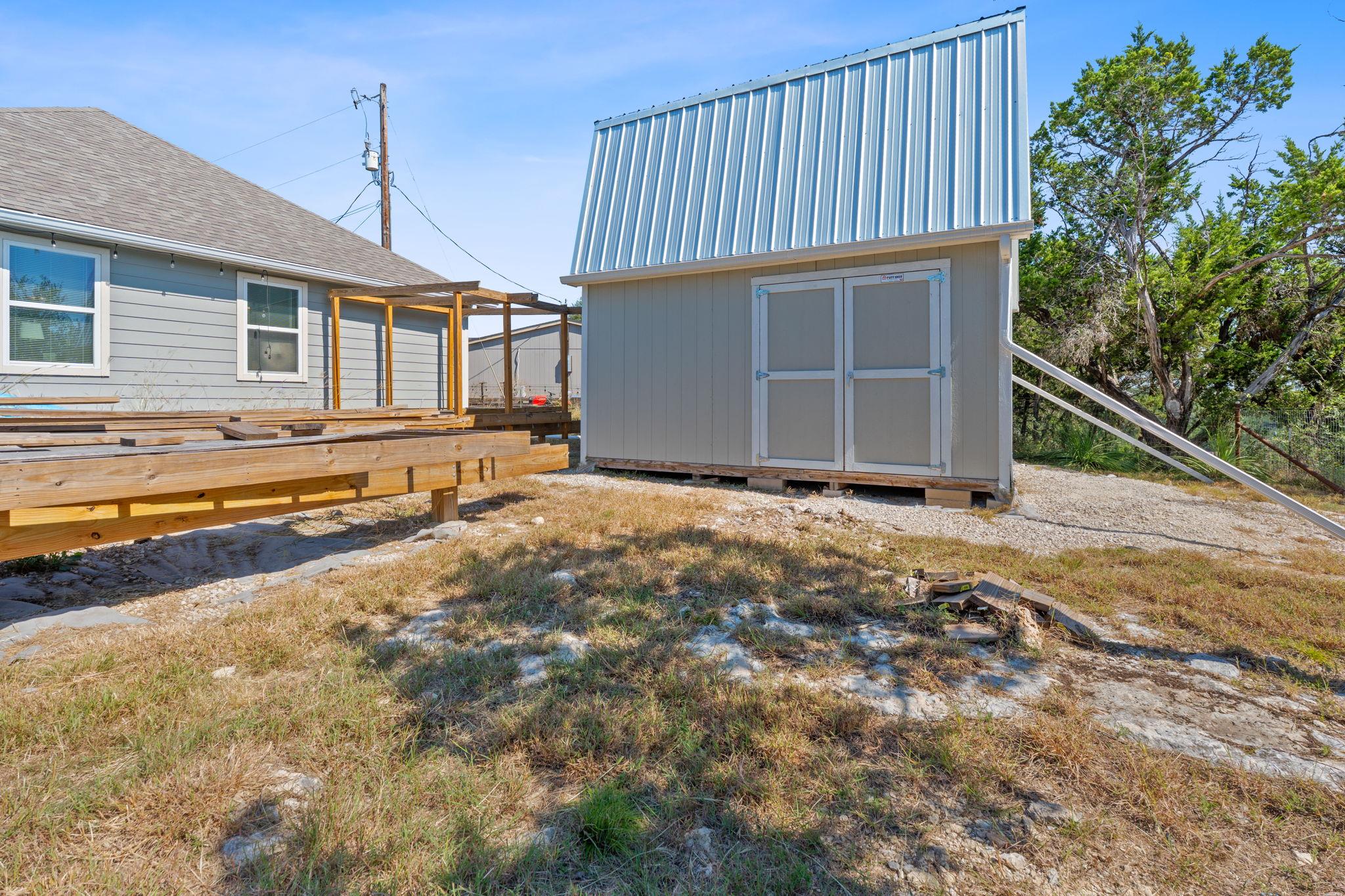 Image 26 of 34 For 760 Henderson Dr