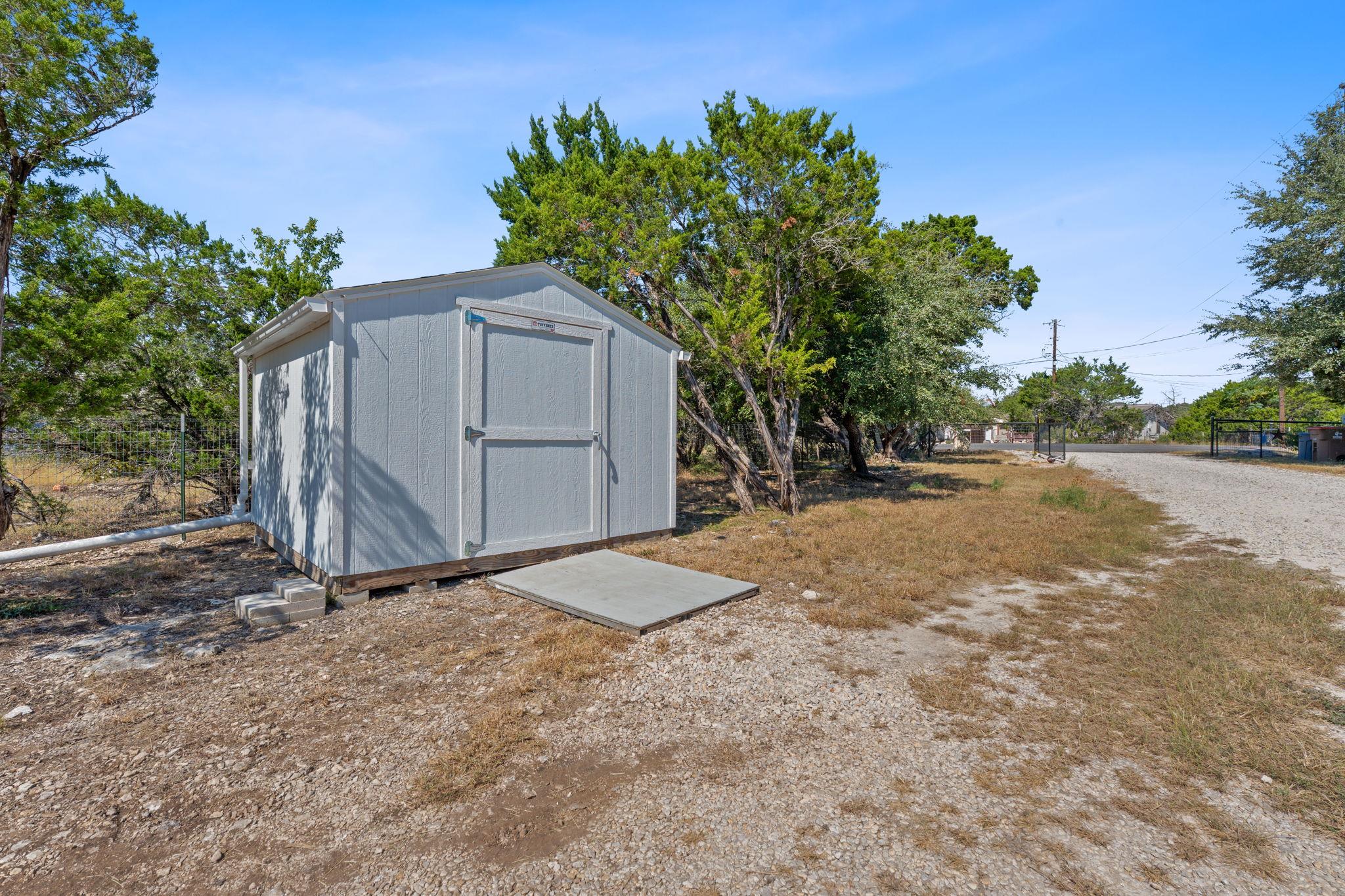 Image 27 of 34 For 760 Henderson Dr