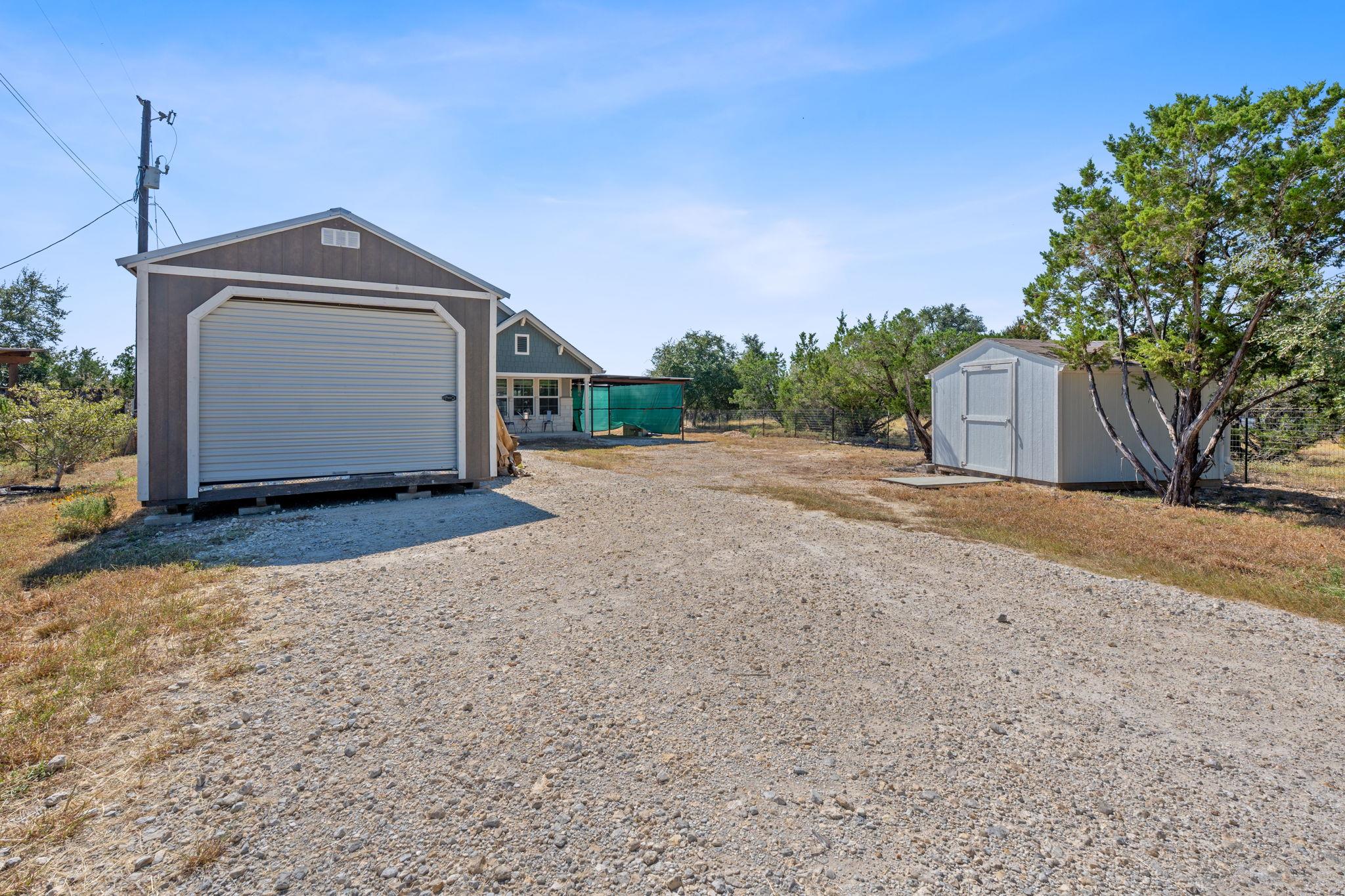 Image 28 of 34 For 760 Henderson Dr