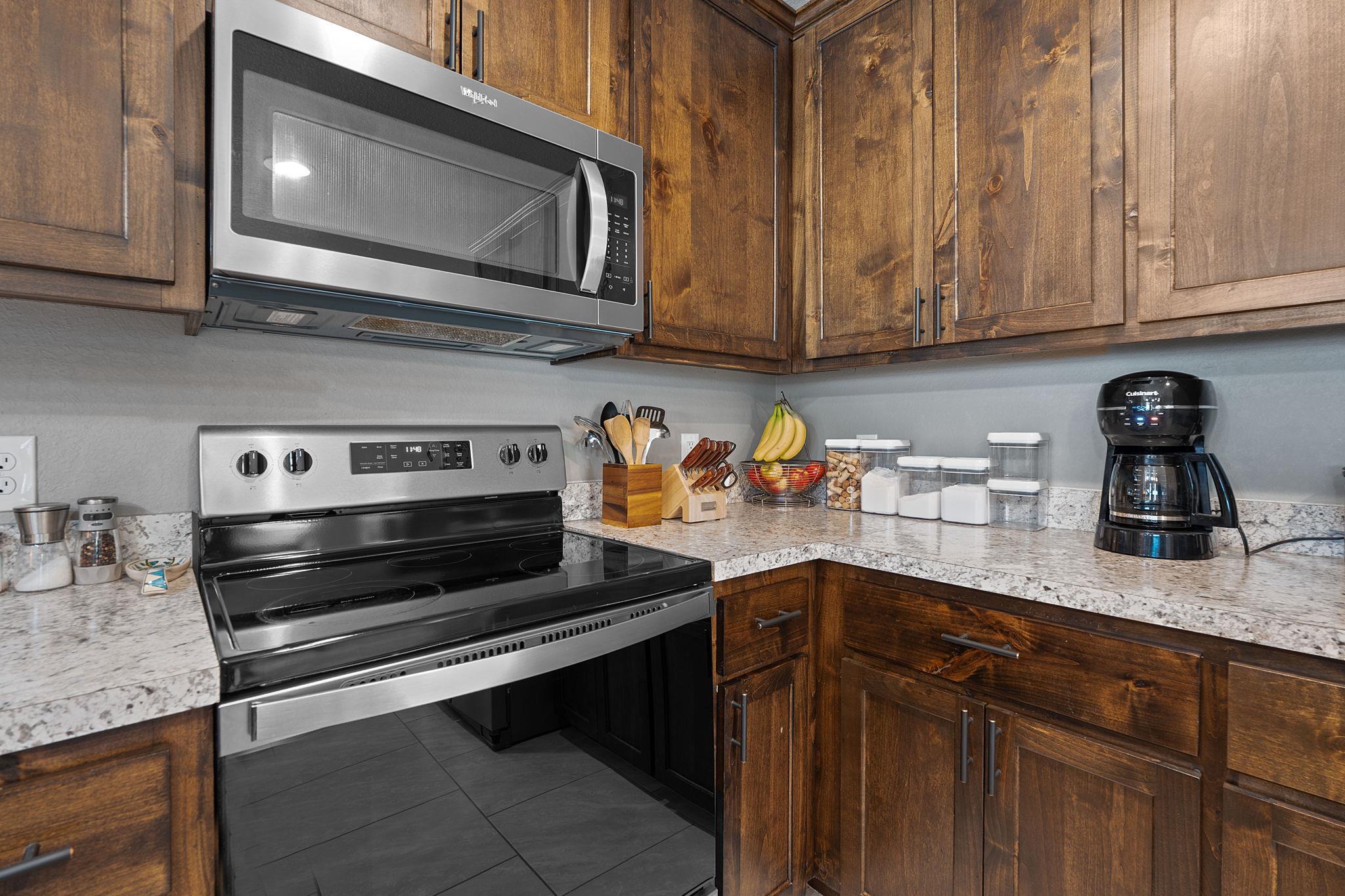 Image 5 of 34 For 760 Henderson Dr