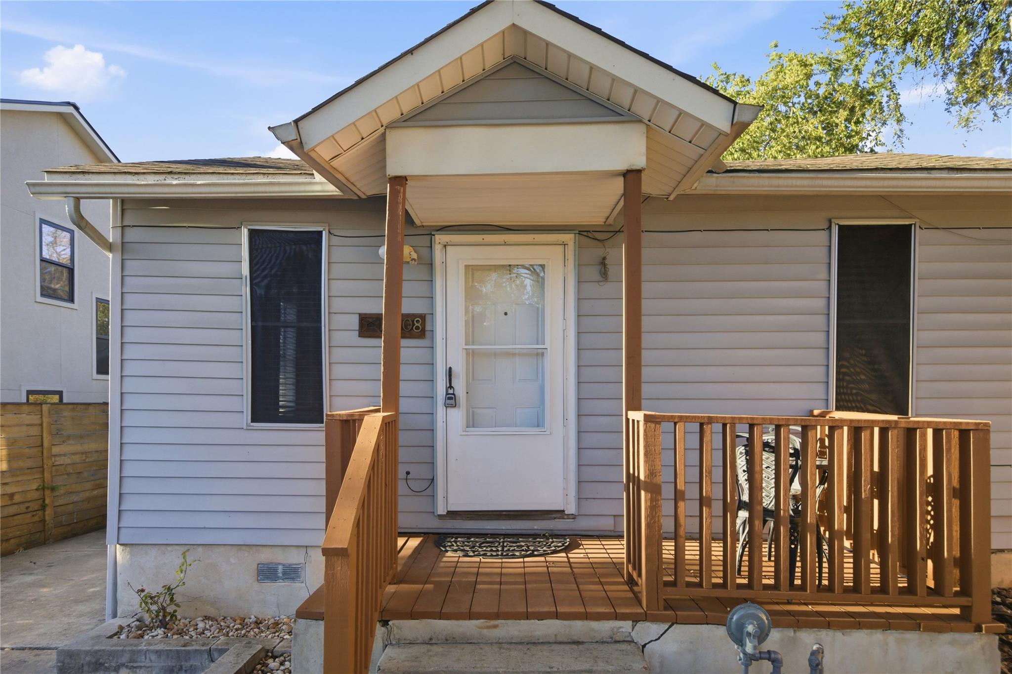 Details for 2308 10th St, Austin, TX 78702