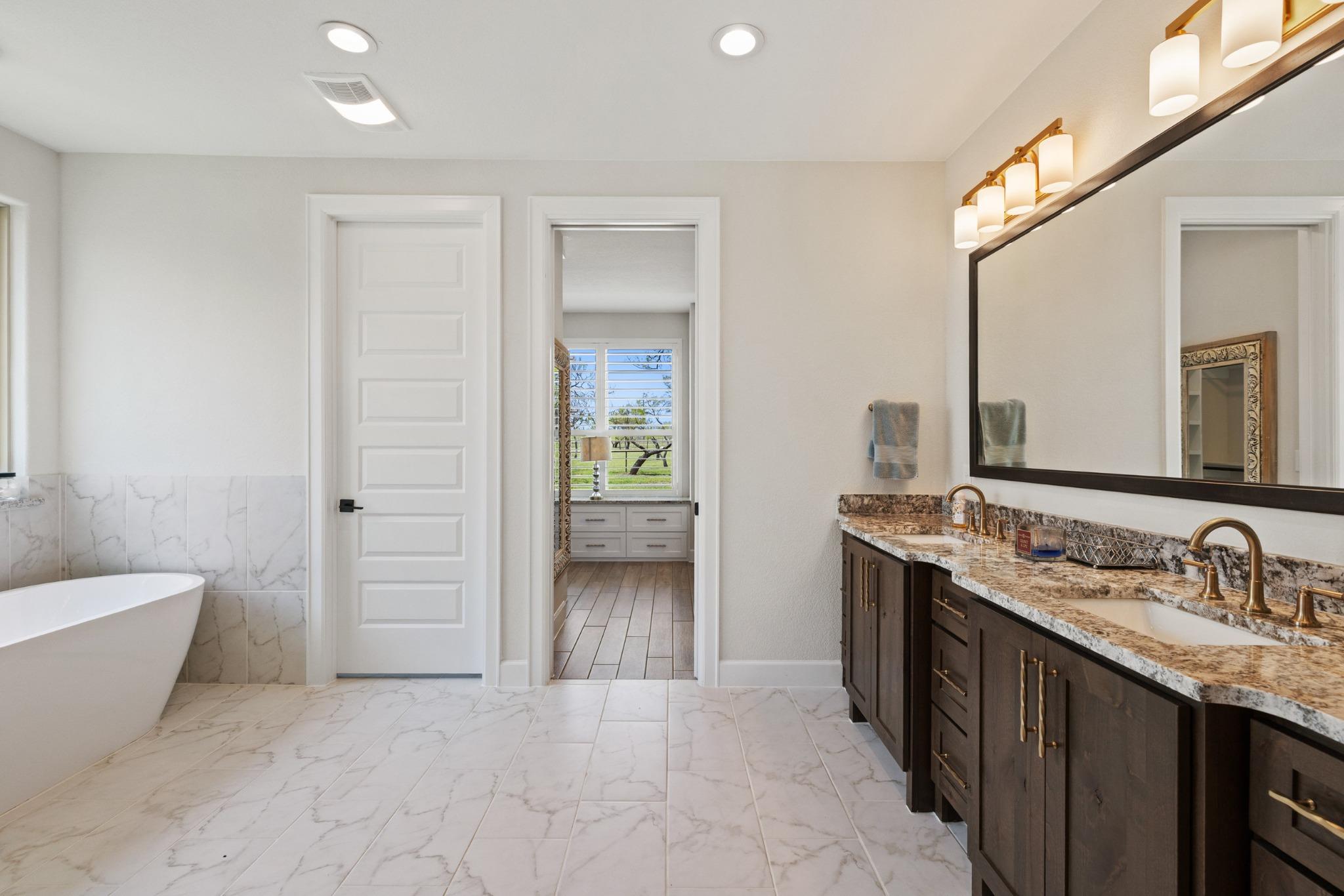 Image 18 of 40 For 10900 Ranch Road 1323