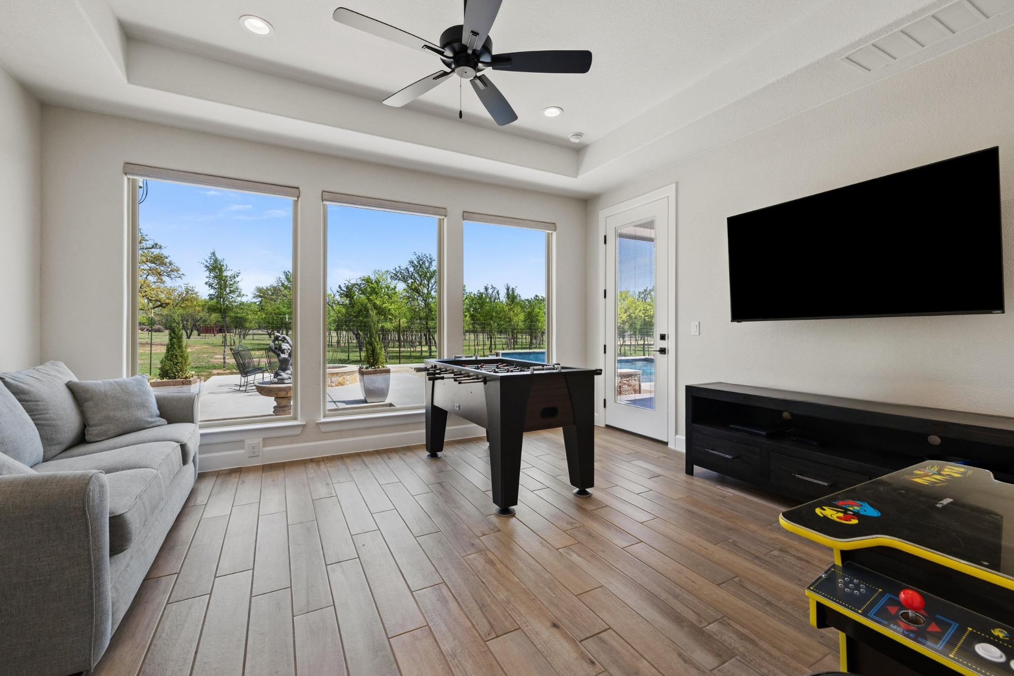 Image 22 of 40 For 10900 Ranch Road 1323