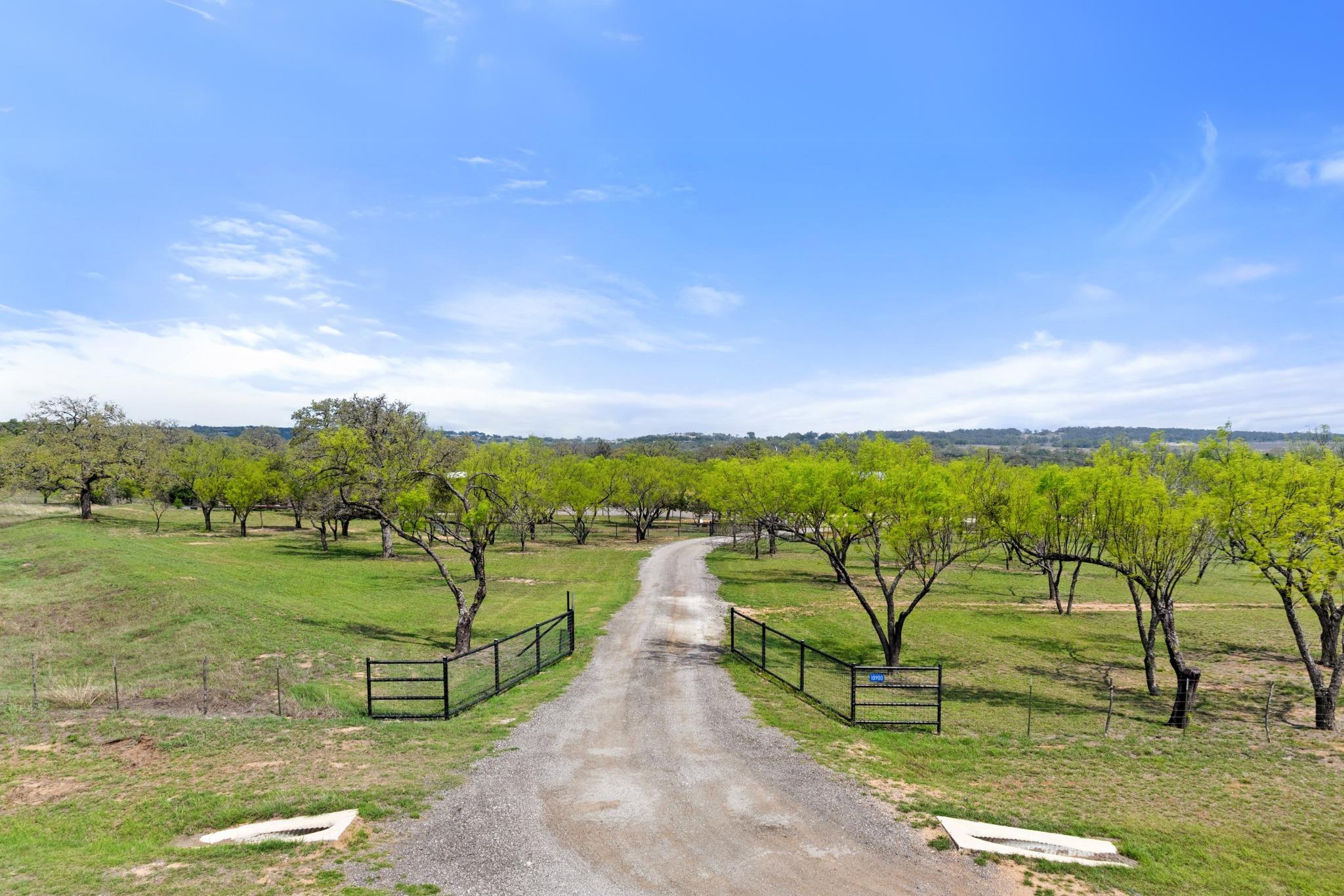Image 3 of 40 For 10900 Ranch Road 1323